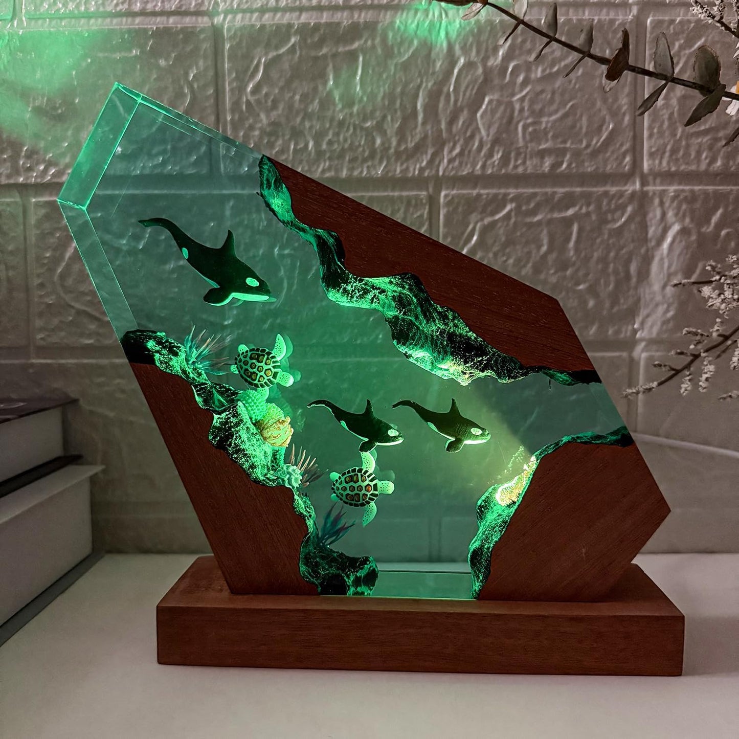 Orca Ocean Resin Lamp - Handmade Resin Night Light with USB Port, Variable Lights, Marine Biology Gifts for Women and Men, Ocean Enthusiast Collectibles, Unique Birthday Gifts for Him & Her (6"x4")