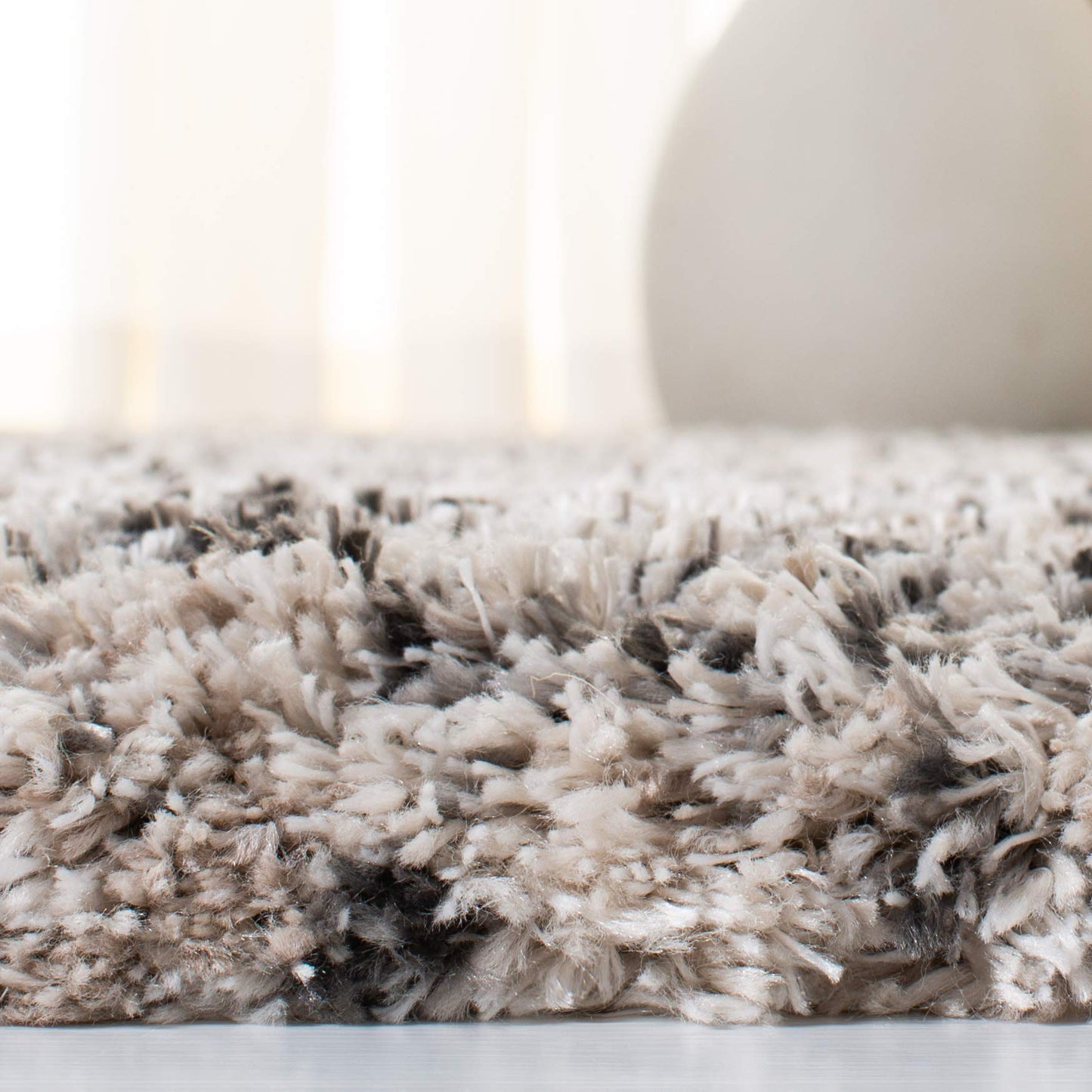 SAFAVIEH Iceland Shag Collection Area Rug - 9' x 12', Cream & Grey, Modern Design, Easy Care, 2.5-inch Thick Ideal for High Traffic Areas in Living Room, Bedroom (ISG519A)