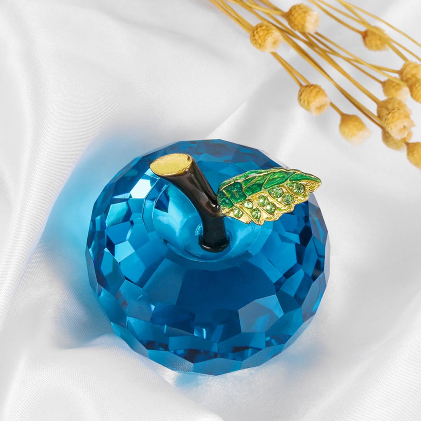 Vie jeune Crystal Apple Figurine Paperweight, Handmade Statue Ornament Home Decoration, Collectible Crystal Crafts, Come with Gift Box, Great Gift for Birthday Holidays Christmas (Blue-60mm)