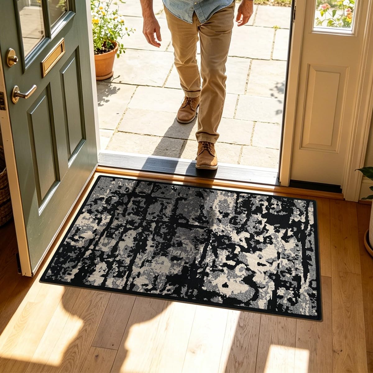 Modern Abstract Indoor and Outdoor Entrance Welcome Door Mat, Washable Kitchen Mats, Soft Area Rug for House Laundry Room Bathroom Entryway Sink Office Floor (Black, 18" x 28")