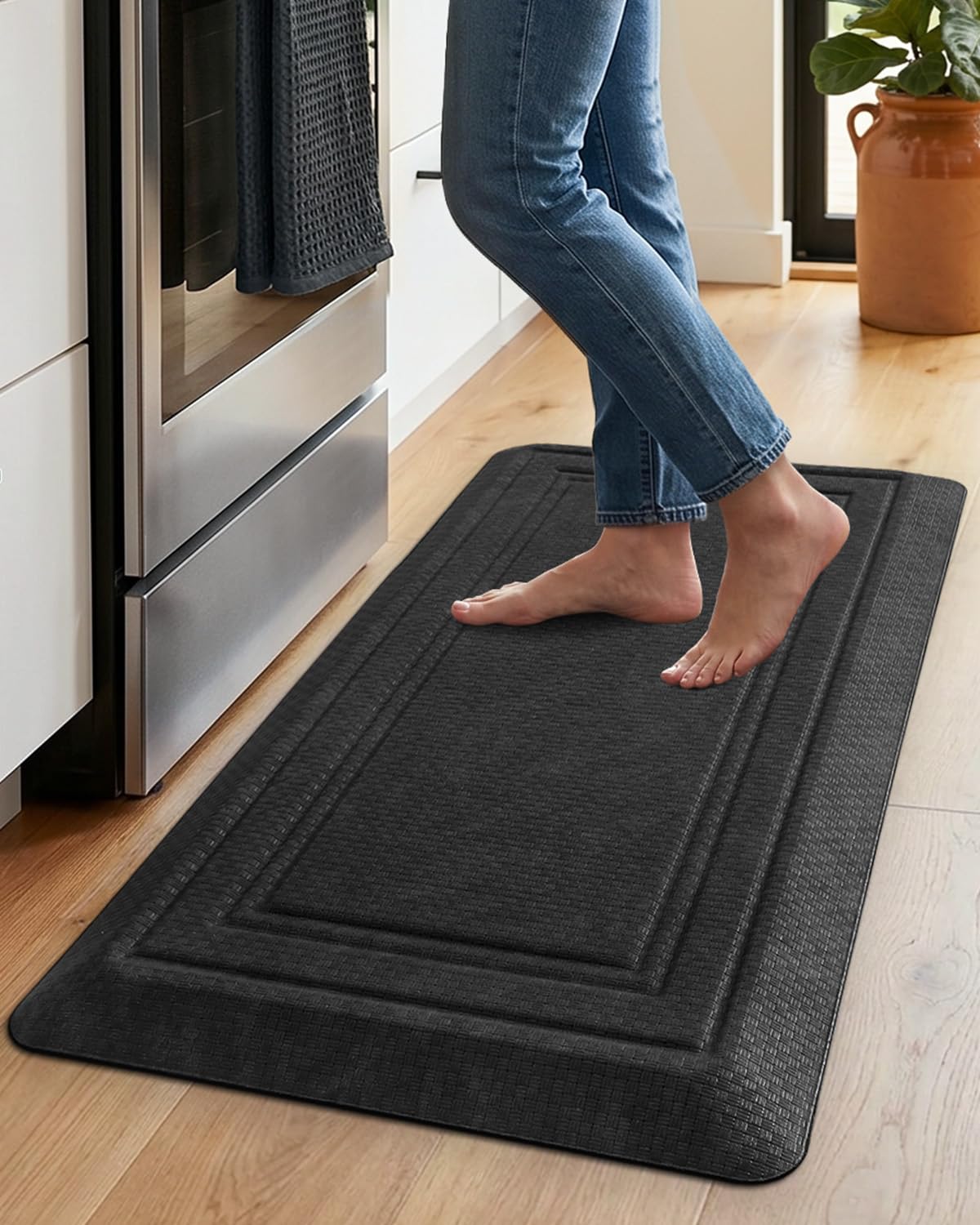 LUMI Anti Fatigue Cushioned Comfort Mats for Standing, 0.8" Extra Thick Ergonomic Mats for Desk Office, Non-Slip, Ultra Soft, Memory Foam Rugs for Home, Kitchen, Laundry, 20"x40", Black