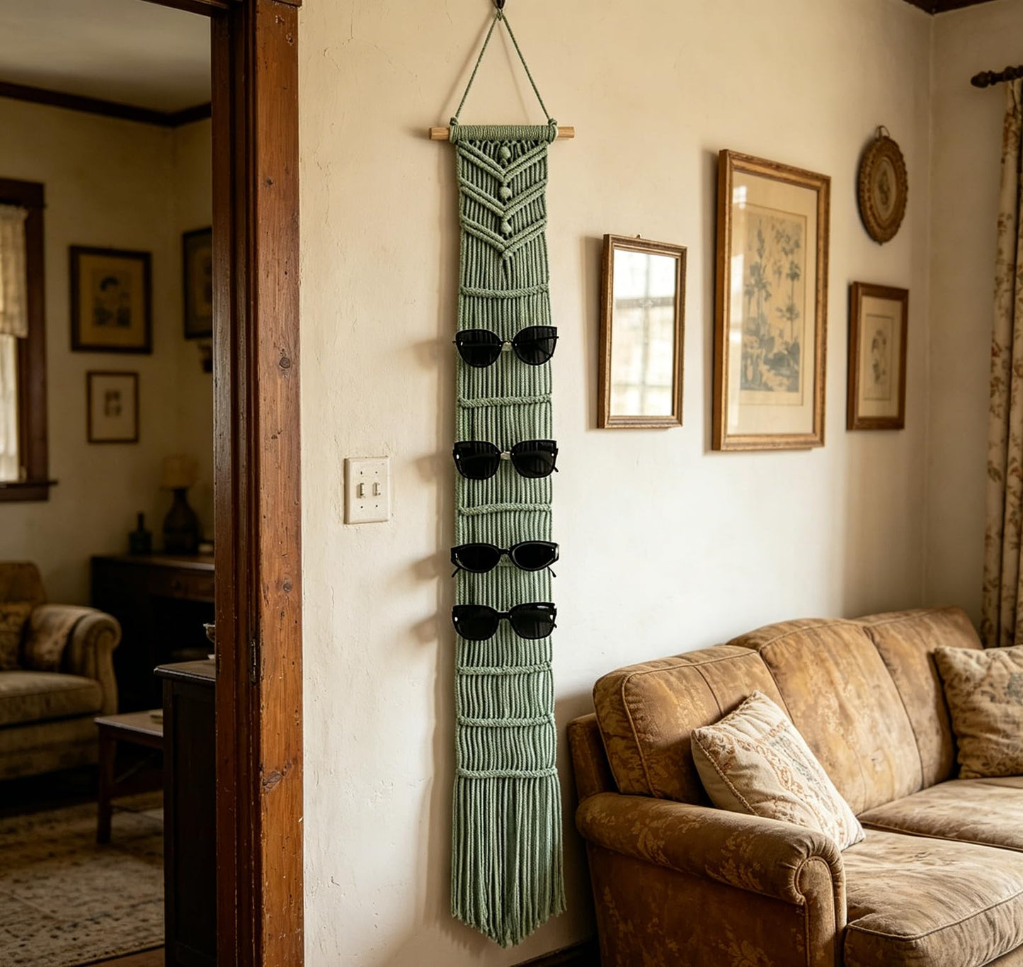 W Wellshine Macrame Sunglasses Holder Boho Wall Hanging Minimalist Eyewear Organizer Wall Sunglasses Rack (Olive Green)