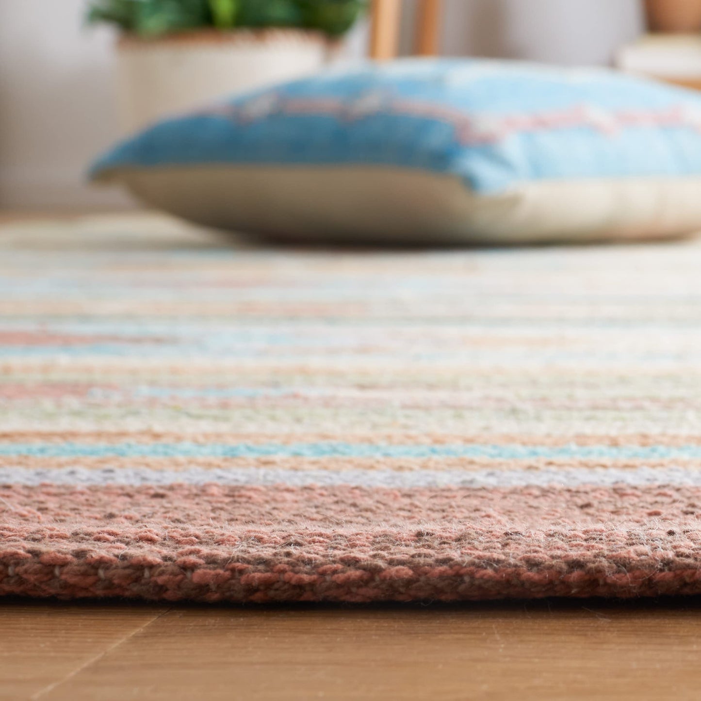 SAFAVIEH Cotton Kilim Collection Area Rug - 5' x 8', Brown & Ivory, Handmade Southwestern Boho Tribal Cotton, Ideal for High Traffic Areas in Living Room, Bedroom (KLC301T)