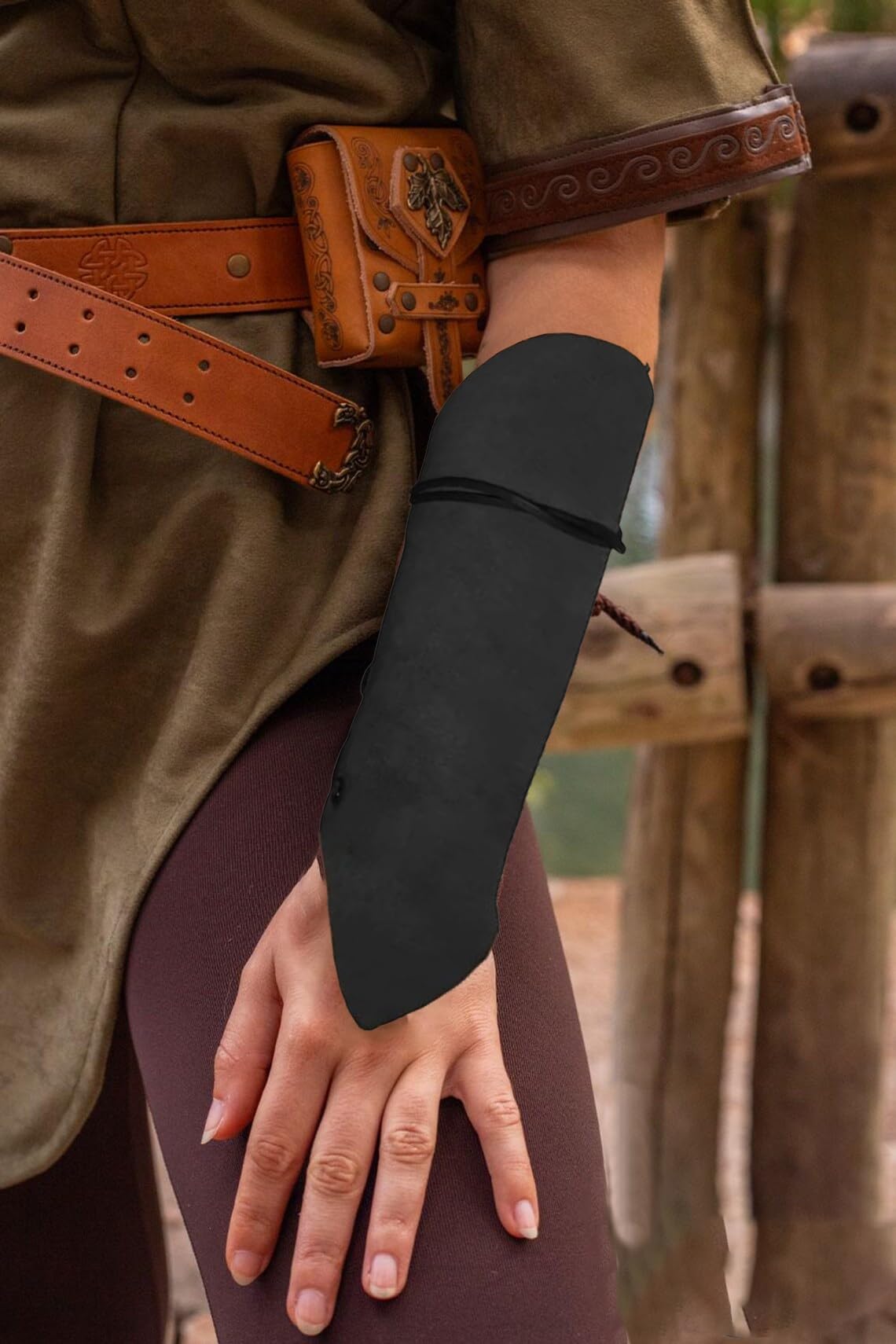 HOEACXY Medieval Bracers for Women Viking Celtic Arm Guards Costume Accessories Elven Bracers Renaissance Faire Wrist Gauntlet Black (1pair)