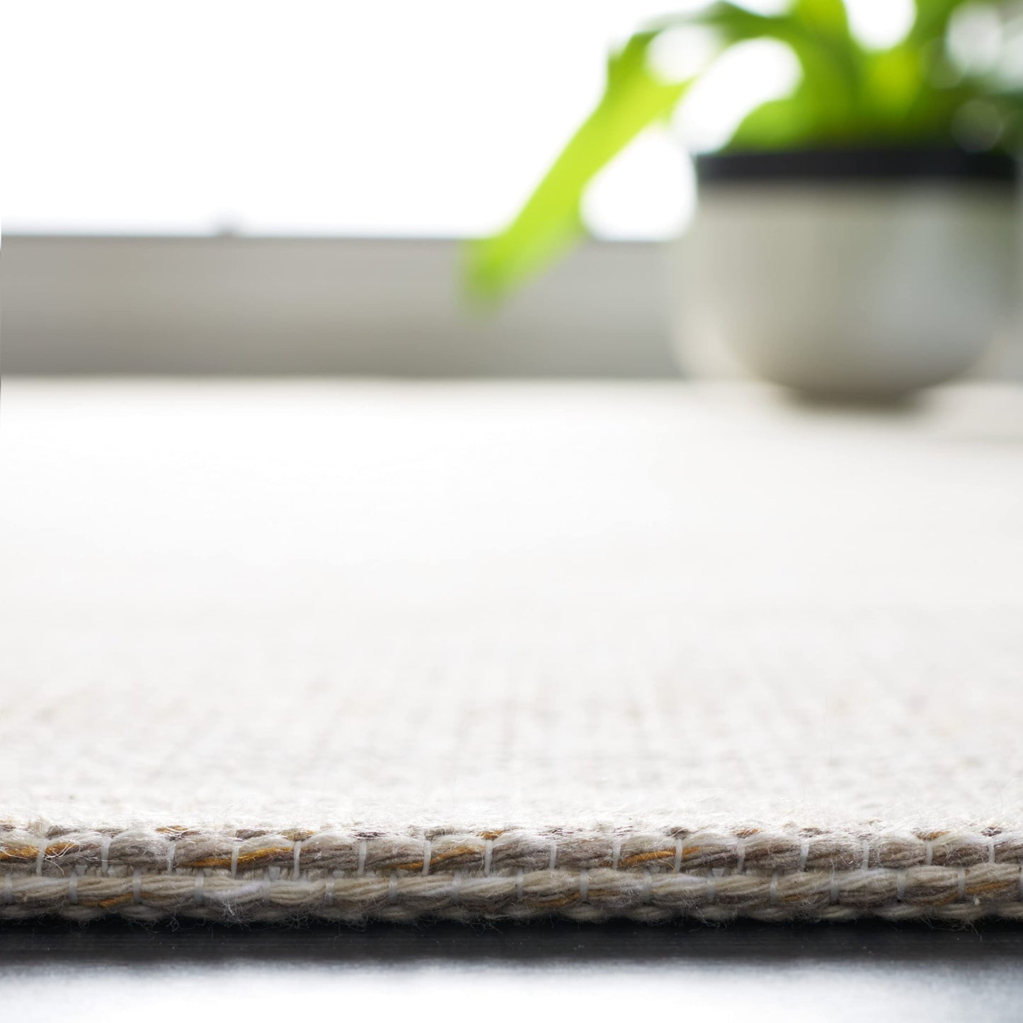 SAFAVIEH Augustine Collection Area Rug - 5' x 7'7", Ivory & Taupe, Cotton Stripe Fringe Design, Non-Shedding & Easy Care, Ideal for High Traffic Areas in Living Room, Bedroom (AGT501E)