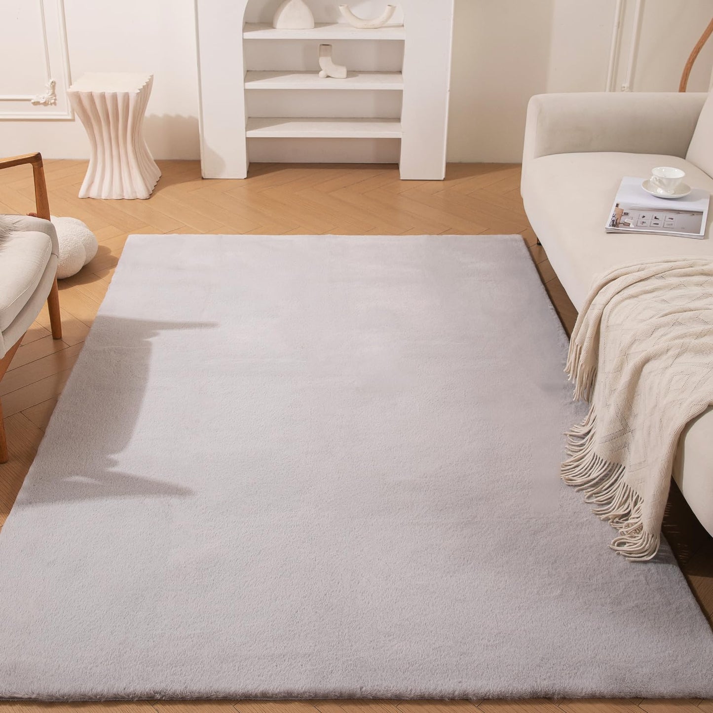 ThreadGlobe Fluffy Faux Rabbit Fur Rug 4'x6', Cloud-Soft Rugs for Living Room, Bedroom & Nursery, Non-Slip No-Shed Area Rug, Machine Washable Rug, Grey, 4x6 Ft