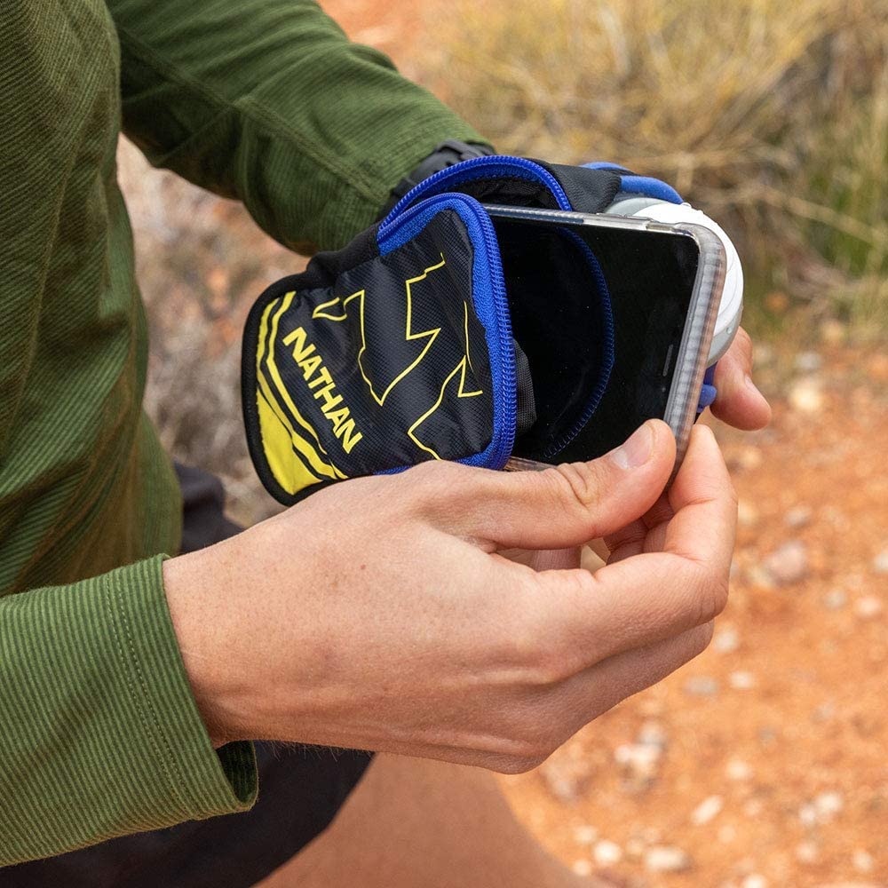 Nathan SpeedDraw Plus Insulated Handheld Water Bottle – Grip-Free Running Flask for Runners, Hiking, and Sports