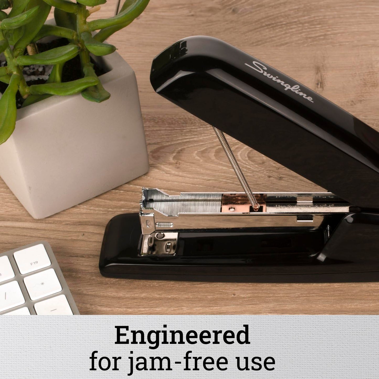 Swingline Stapler, 30 Sheet Capacity, 747 Business Stapler, Jam Free, Anti-Microbial, Metal, Black (74741)