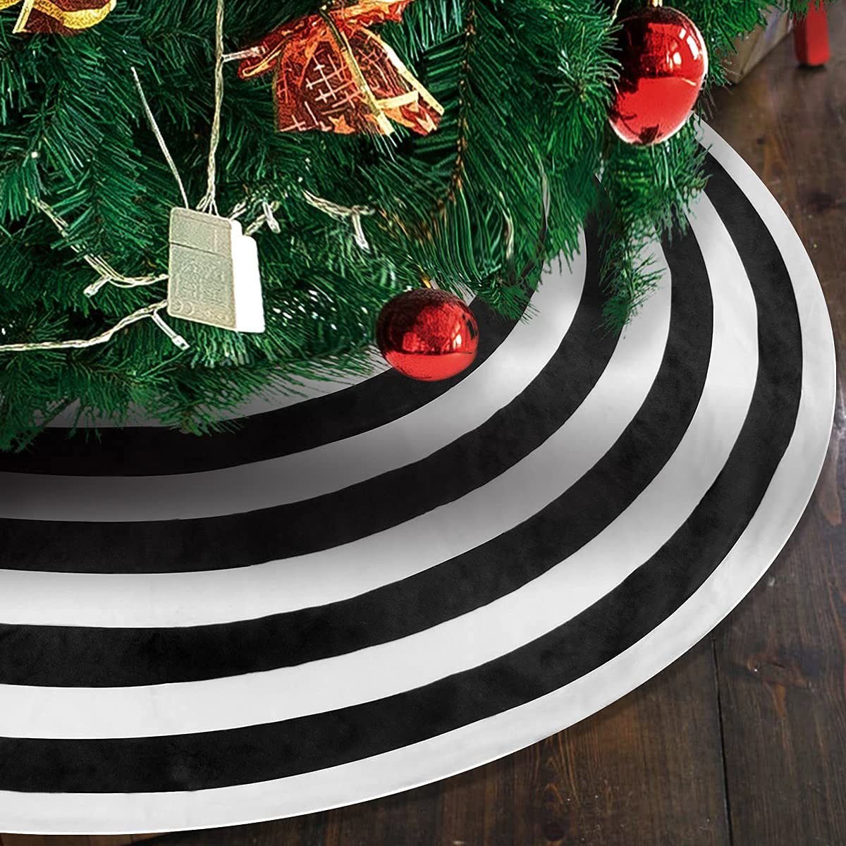yuboo Black and White Christmas Tree Skirt 48 Inches, Annual Ring Spiral Tree Skirt for Halloween Decorations Ornaments Christmas Tree Decor