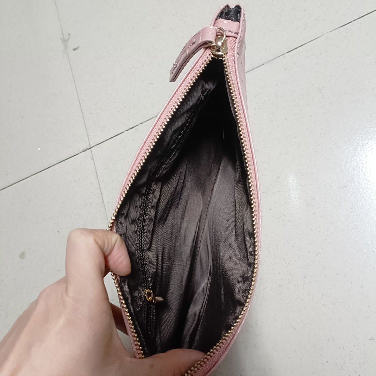 NIGEDU Women Envelope Clutch Purse Bag Fashion Crocodile Embossed PU leather Oversized Ladies Evening Party Clutches (Burgundy)