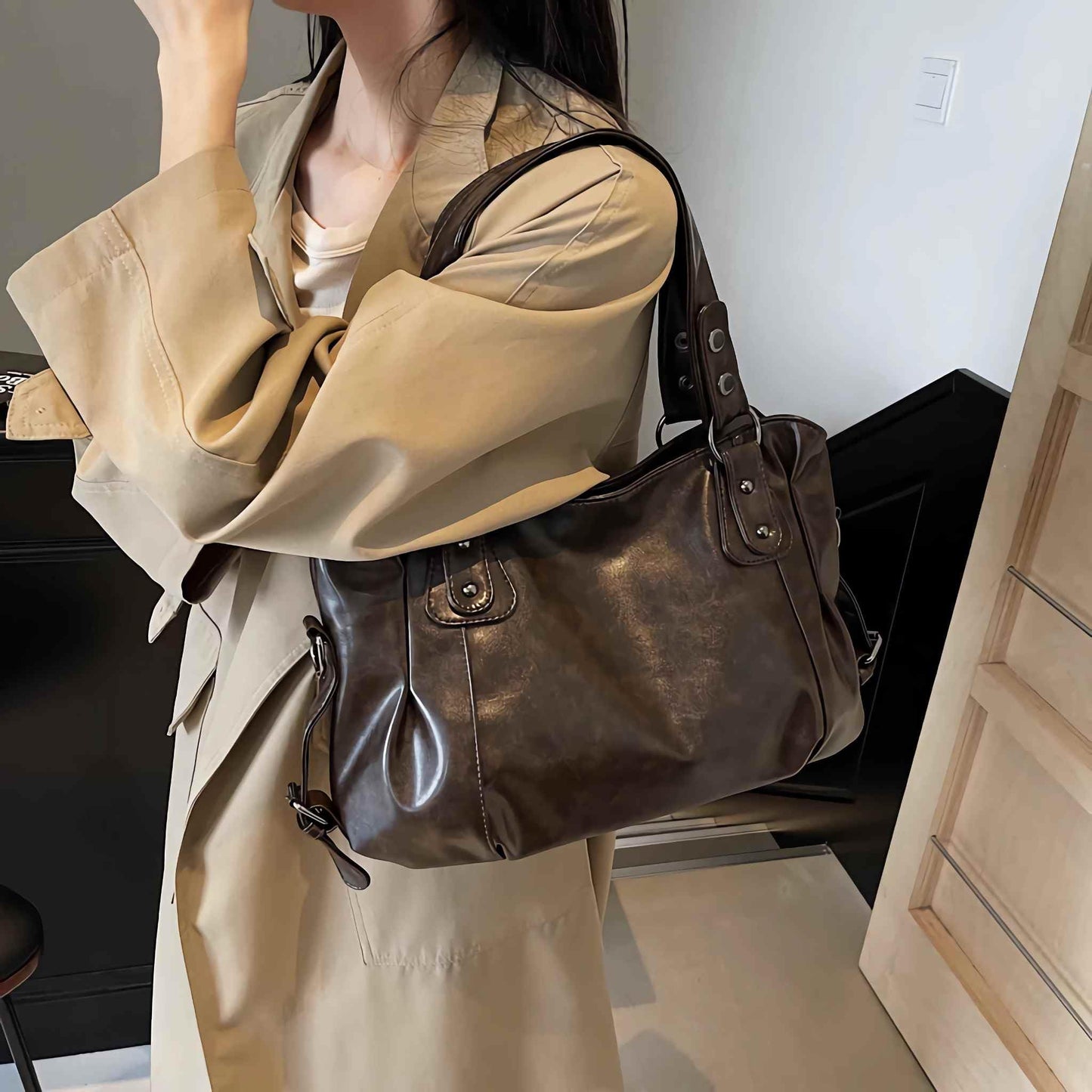 city vintage shoulder bag for women, brown soft vegan faux leather crossbody purses, large capacity hobo crossbody bag, fall fashion casual handbag
