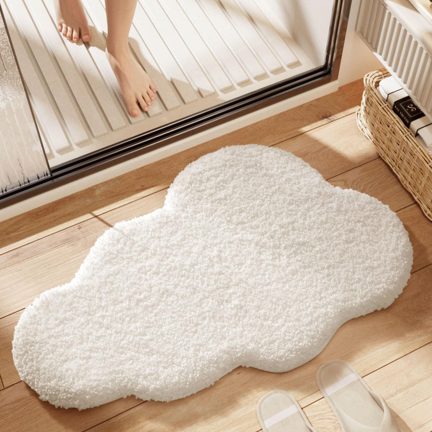 Color&Geometry White Cloud Cute Bath Mat,Non Slip Bath Mat Quick Dry Bathroom Rugs 20"x32" Absorbent Microfiber Plush Washable Bathroom Rugs,Scalloped Bath Rug for Kids,Nursery, Floor Carpet