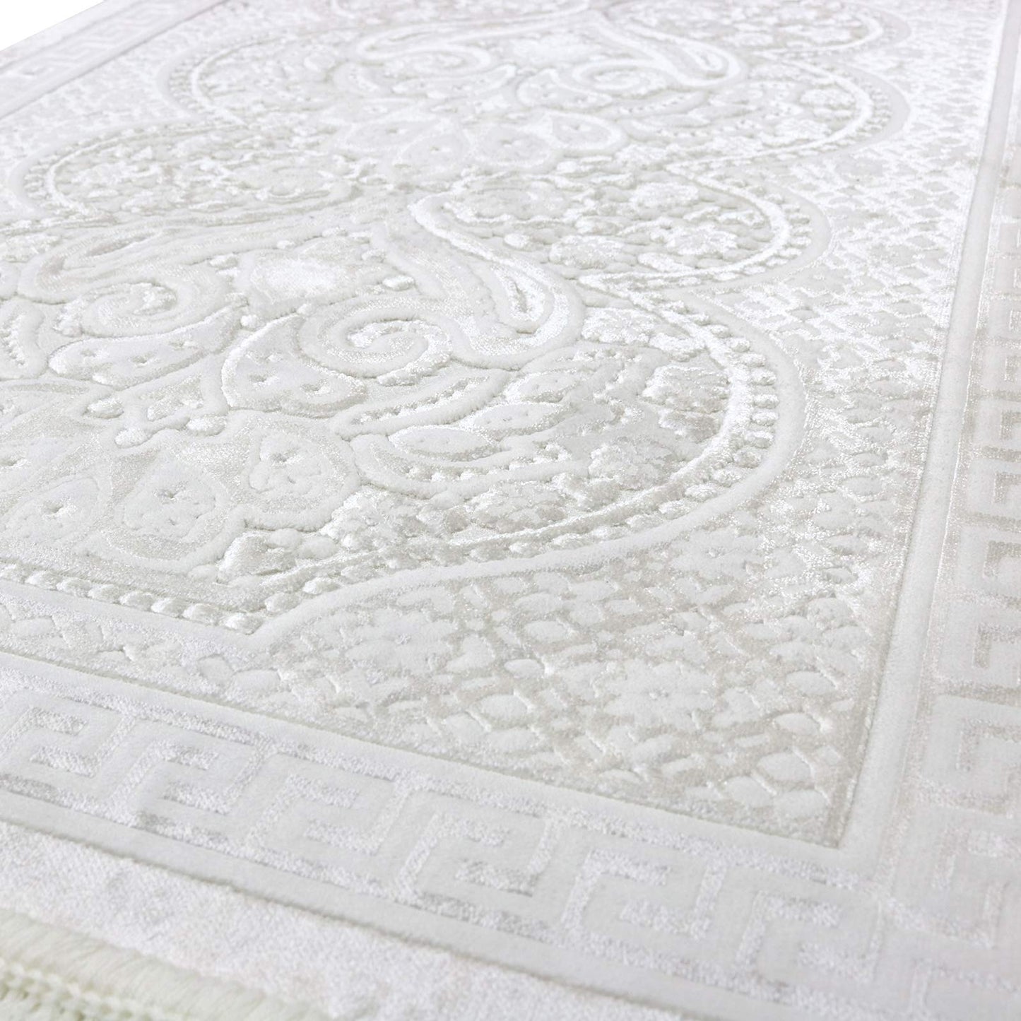 Modefa Luxury Velvet Prayer Rug with Prayer Beads | Soft Elegant Muslim Turkish Janamaz Sajada Carpet for Men and Women | Plain Solid Prayer Mat Ramadan Eid Gift - Paisley (Vanilla Creme)