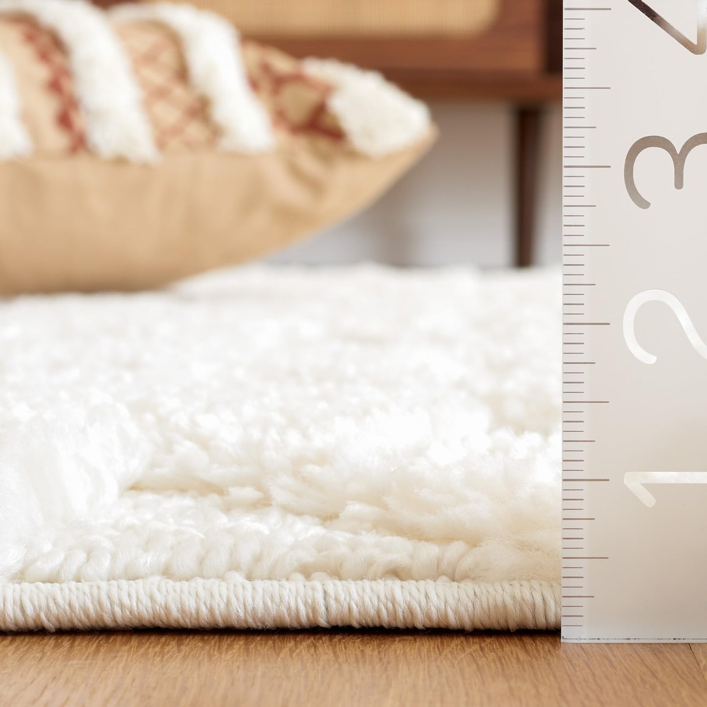 SAFAVIEH Moroccan Tassel Shag Collection Area Rug - 5'3" x 7'6", Ivory, Non-Shedding & Easy to Clean, Plush High-Low Texture, Ideal for Living Room, Bedroom, Dining Space (MTS688C)