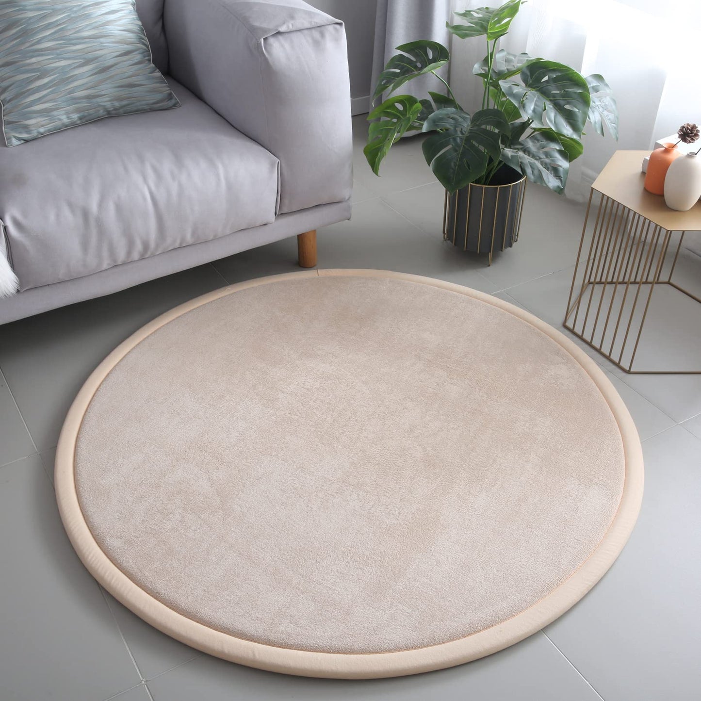 Loartee Thick Kids Round Rug - Coral Velvet Area Rugs, Memory Foam Circular Carpet for Nursery Playroom Home Decor Dormitory, Diameter 47 inch, Brown