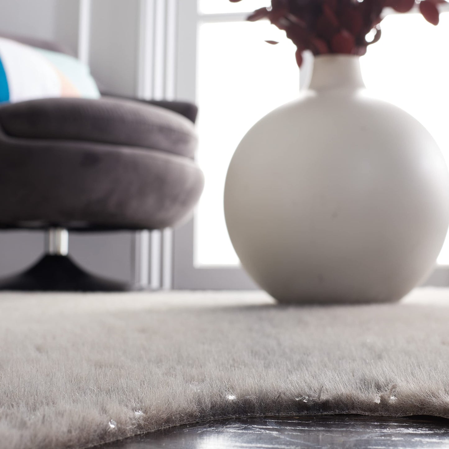 SAFAVIEH Faux Cow Hide Collection 5' x 6' 5" Dark Grey/Silver FCH206H Rustic Western Boho Living Room Dining Bedroom Area Rug