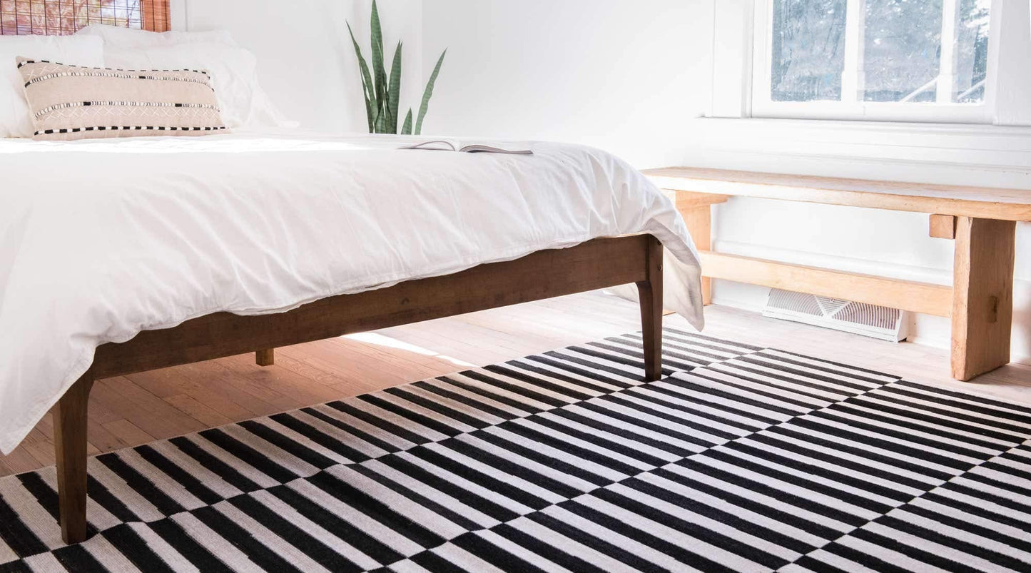 Unique Loom Williamsburg Collection Casual Transitional Thick Alternating Stripes Area Rug (6' 0 x 9' 0 Rectangular, Black/Beige)