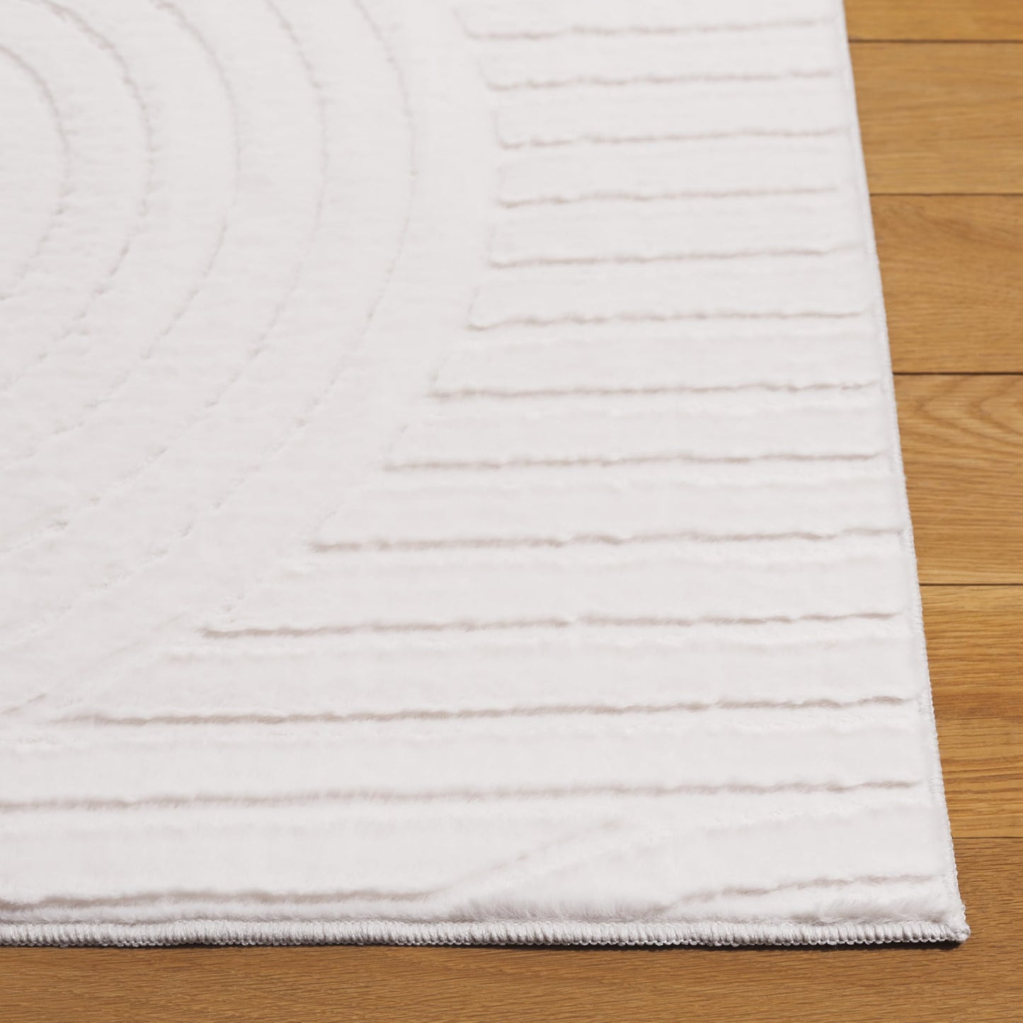 SAFAVIEH Washable Rug Faux Rabbit Fur Shag Collection - 4' x 6', Ivory, Slip Resistant & Easy Cleaning, Ideal for Living Room, Bedroom, Nursery, Boys & Girls Kids Playroom, Dining Space (FRF878A)