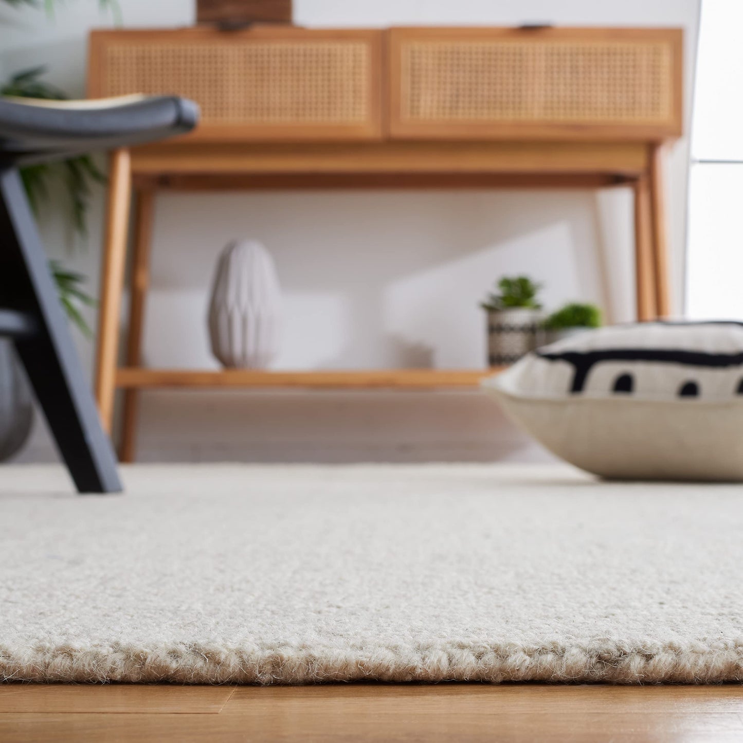 SAFAVIEH Micro-Loop Collection Area Rug - 9' x 12', Light Grey & Ivory, Handmade Wool, Ideal for High Traffic Areas in Living Room, Bedroom (MLP537F), Light Grey/Ivory
