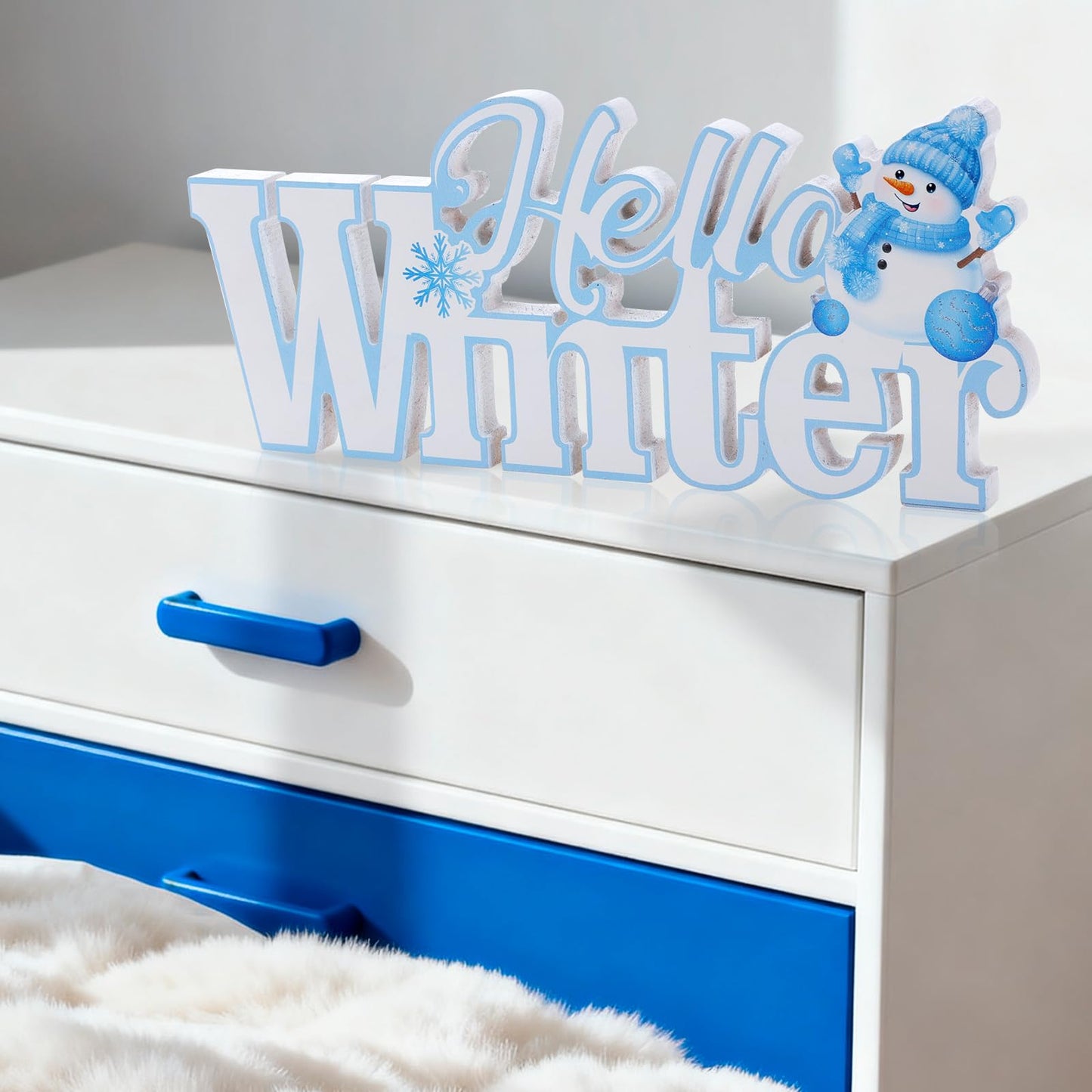 HOWAF 2pcs Wooden Winter Decor Signs, Let It Snow Tabletop Block Sign, Hello Winter Table Centerpiece, Snowflake Snowmen Ornaments for Winters Wonderland Decor Xmas Frozen Tiered Tray Decor