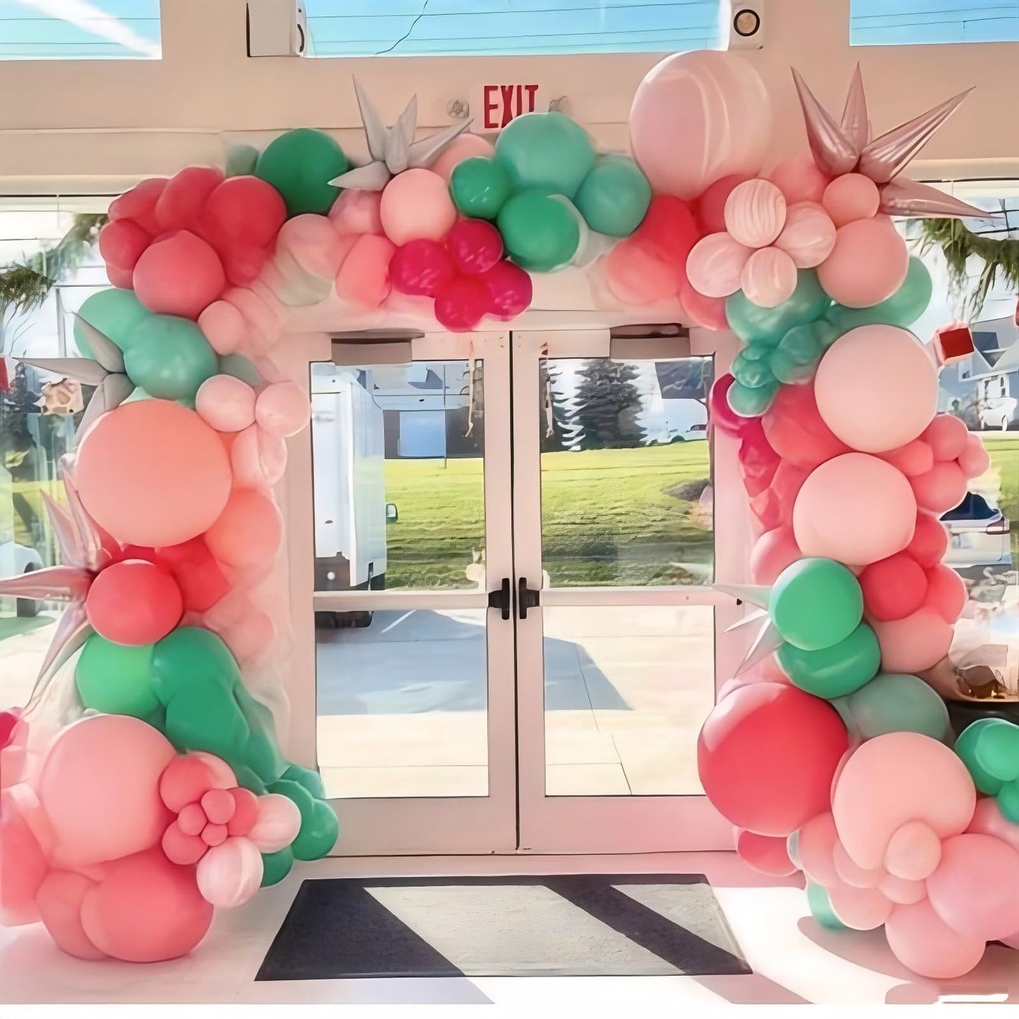 Christmas Balloon Arch Pink Green Balloons Garland Candy Cane Crutch Foil Balloons Explosion Star Xmas Pastel Agate Hot Pink Latex Helium Balloon Gingerbread Man New Year Birthday Party Decorations