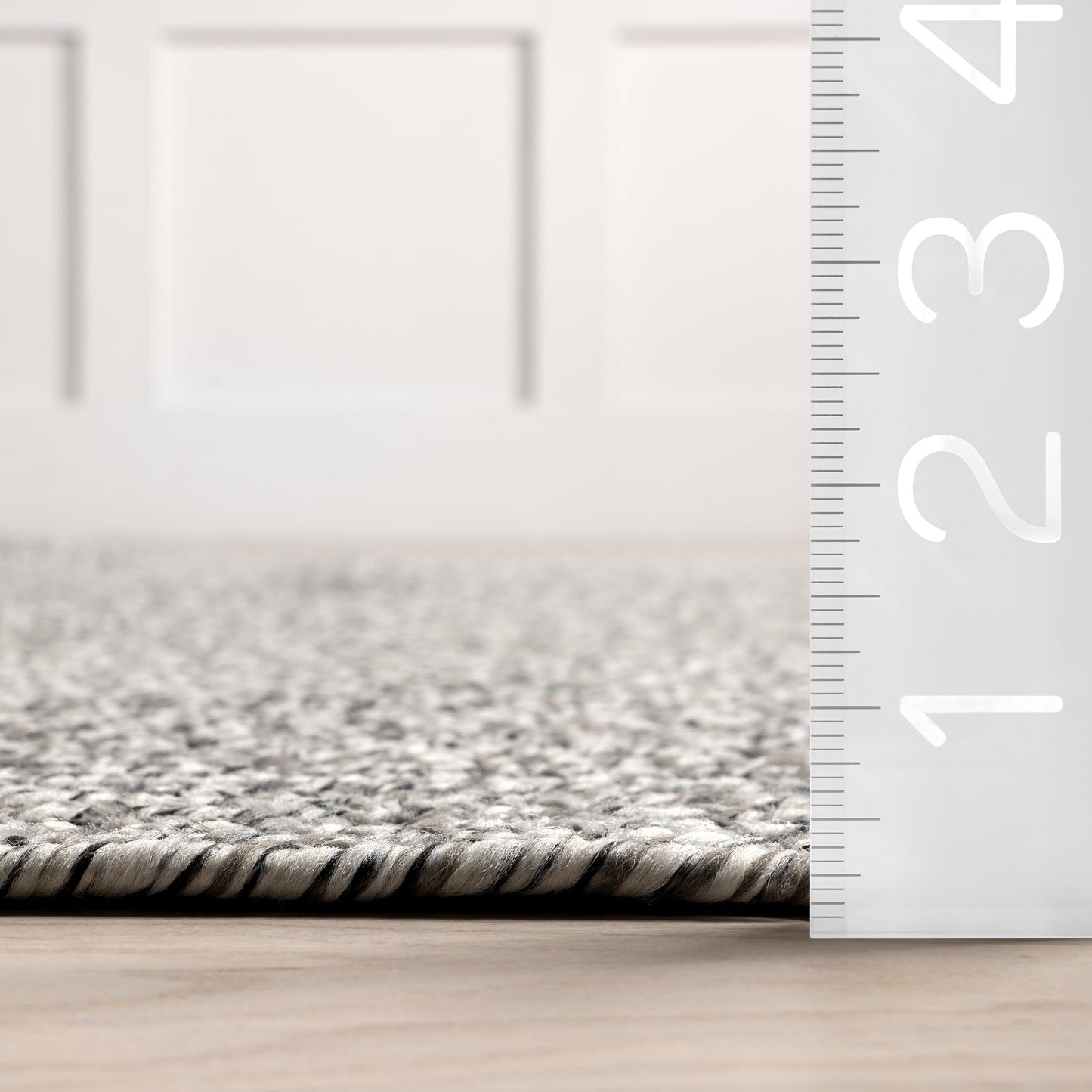 nuLOOM 4' x 6' Solid Hand Braided Indoor/Outdoor Area Rug, Pet-Friendly, High Traffic, Weather Resistant, for Patio, Balcony, Bedroom, Living Room, Dining Room, Wynn Salt And Pepper