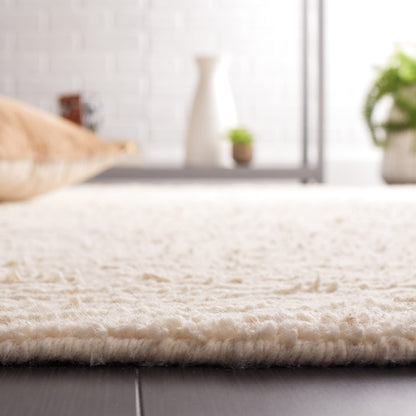 SAFAVIEH Casablanca Collection Area Rug - 9' x 12', Beige & Ivory, Geometric Design, Handmade Wool, Ideal for The Living Room, Bedroom, Dining Room (CSB793B-9)