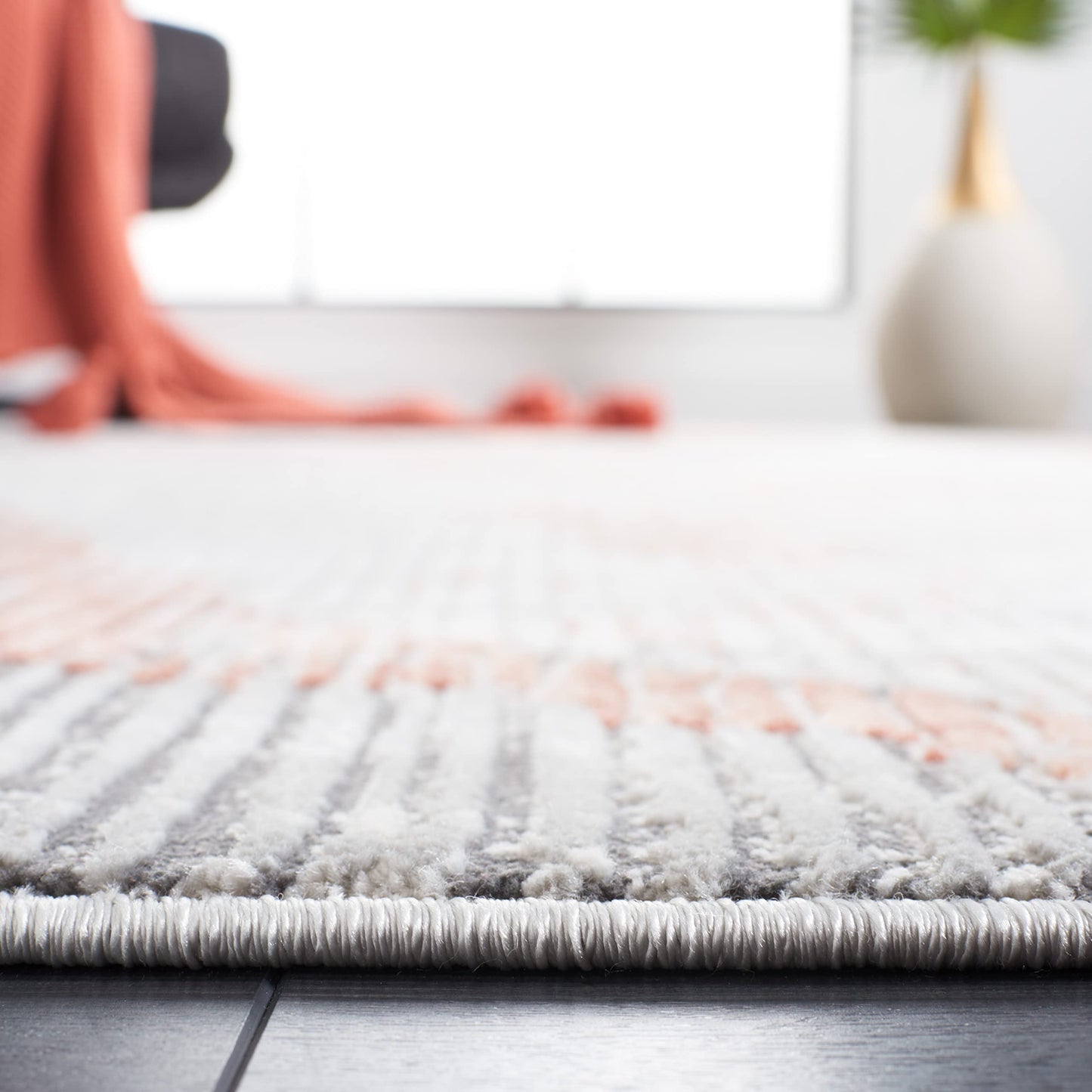 SAFAVIEH Invista Collection Accent Rug - 4' x 6', Grey & Light Grey, Modern Abstract Design, Non-Shedding & Easy Care, Ideal for High Traffic Areas in Entryway, Living Room, Bedroom (INV517F)