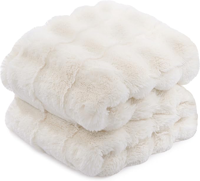 Touchat Luxury Faux Rabbit Fur Throw Blanket Twin Size for Couch,Super Heavy Warm Cozy Blanket for Sofa Bedroom Living Room,Ultra Soft Fluffy Reversible Plush Blanket for Home Decor Gifts,White
