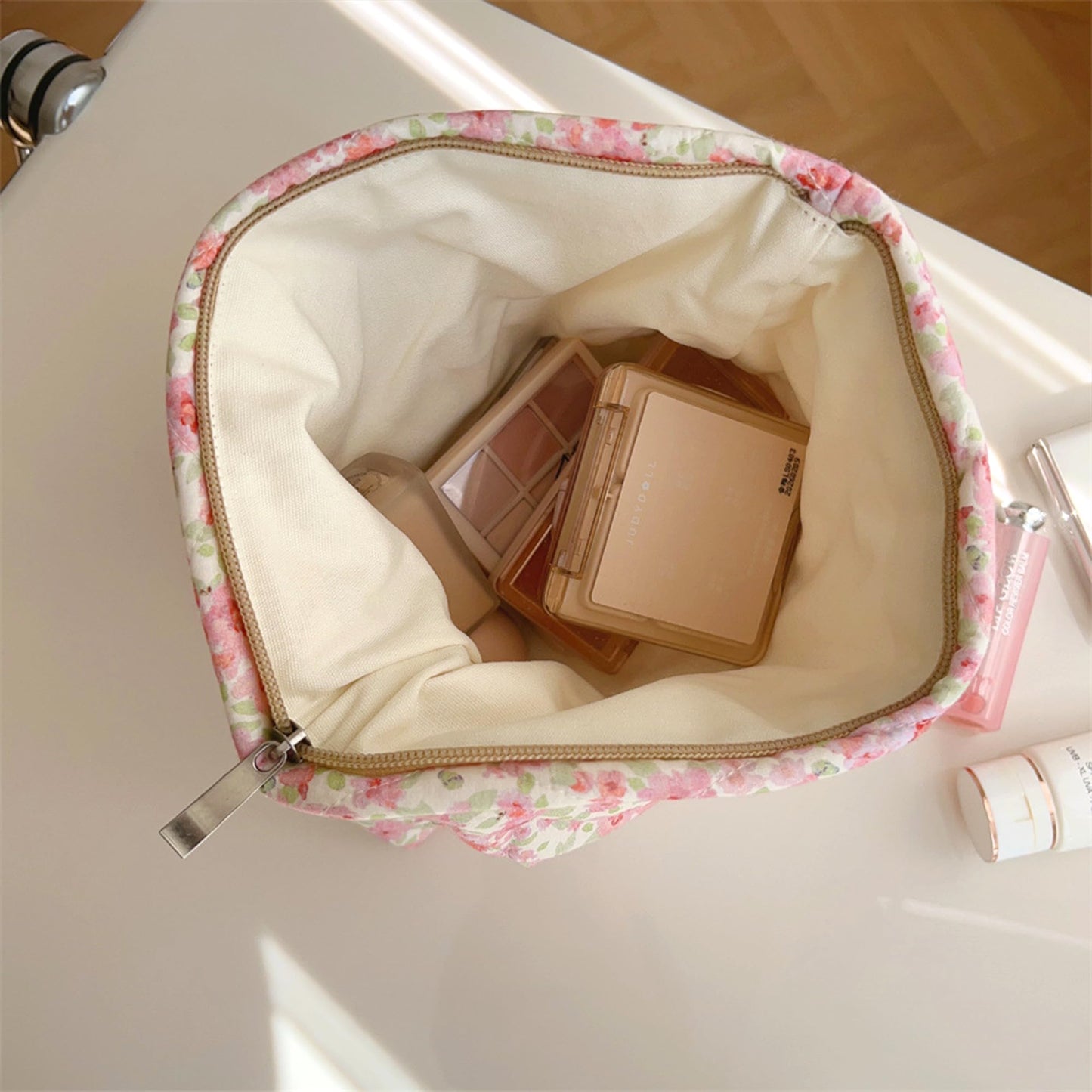 Sminra Floral Makeup Bag Large Travel Cotton Quilted Cosmetic Makeup Bag Organizer, Cute Coquette Aesthetic Zipper Portable Pouch Purse Toiletry Bag accessories
