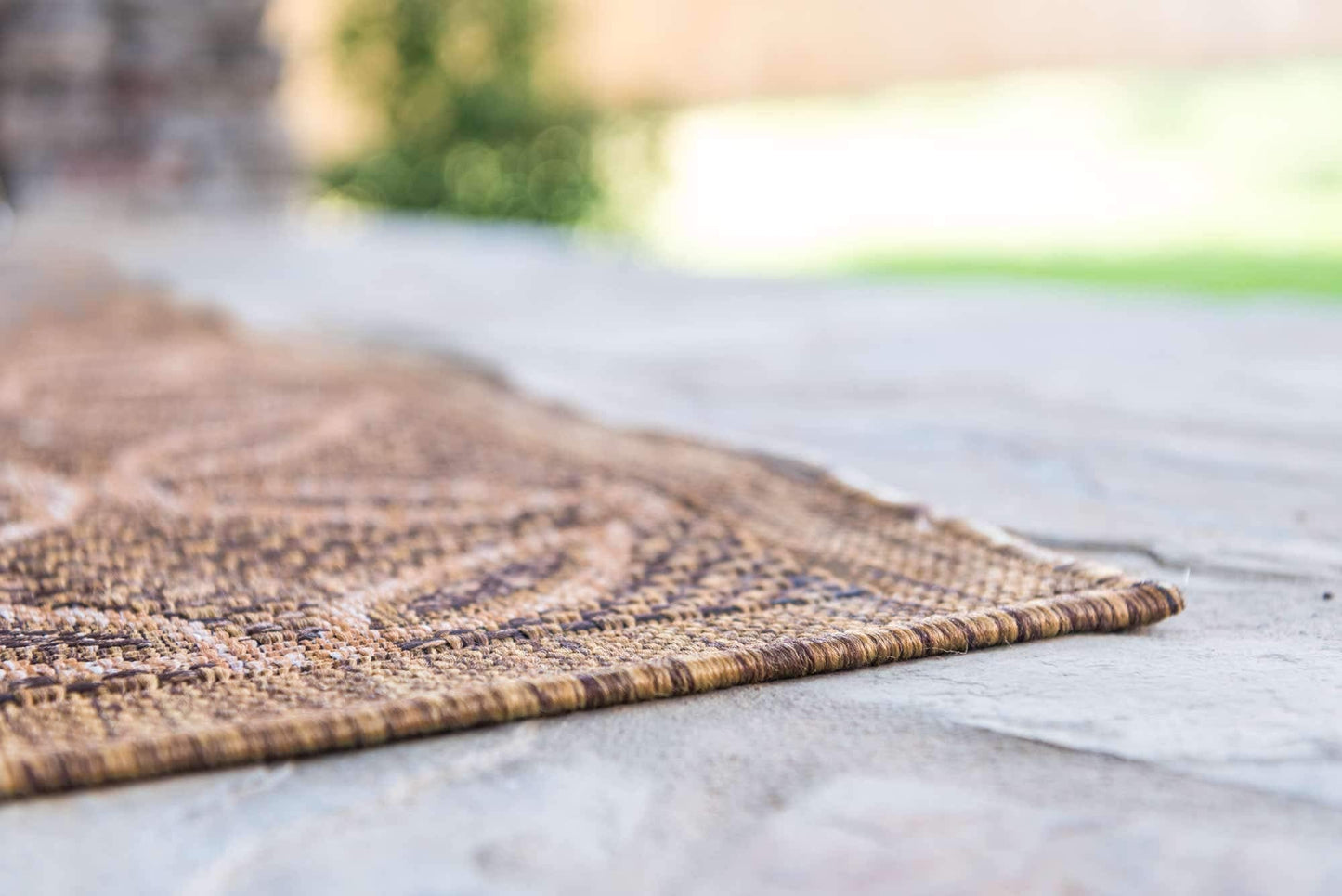 Unique Loom Outdoor Trellis Collection Area Rug - Spiral (3' 3" x 5' 1" Rectangle, Light Brown/ Brown)