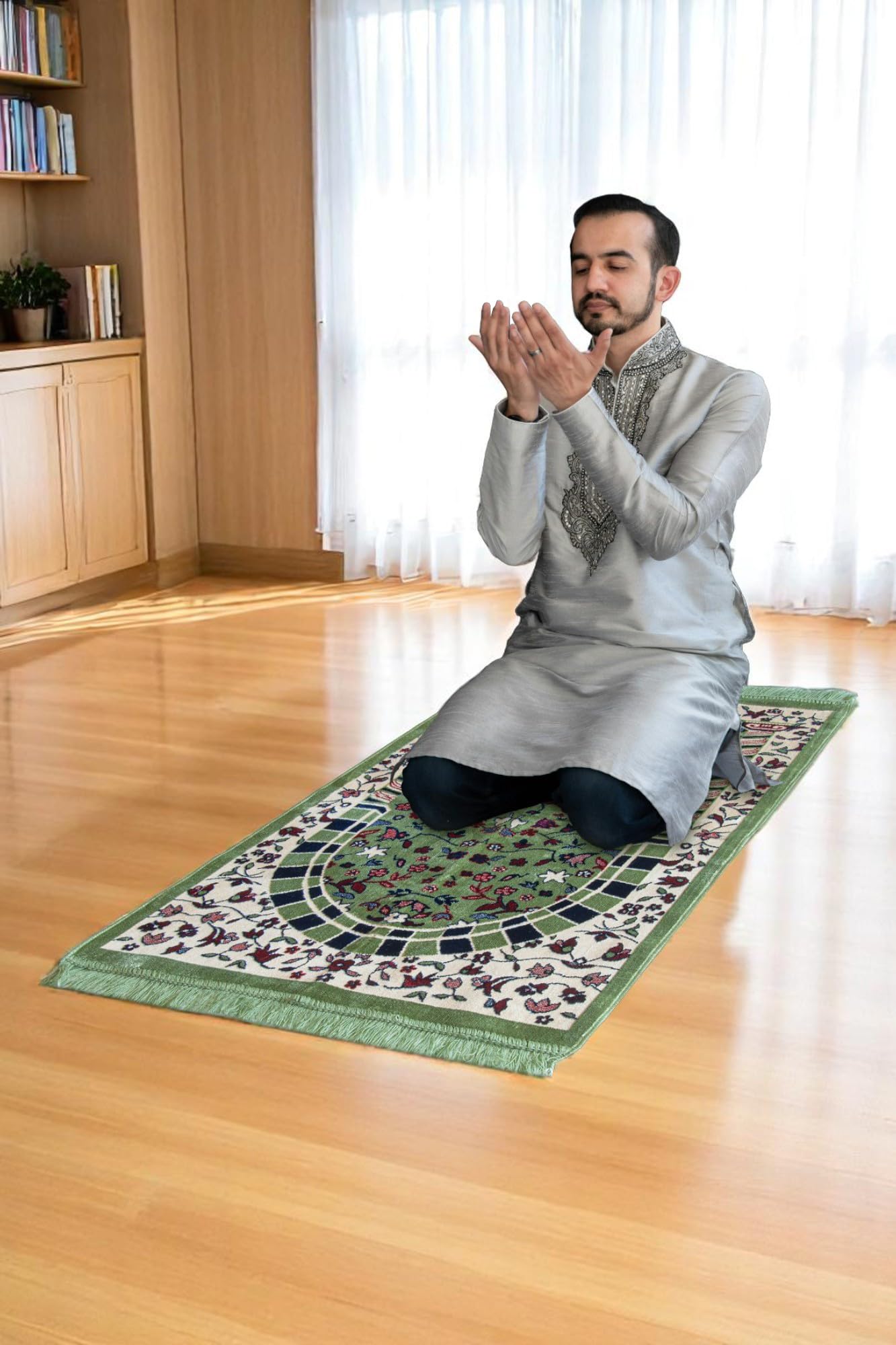 ihvan online Luxury Velvet Muslim Prayer Rug, Janamaz, Thick Soft Sajadah, Portable Travel Prayer Carpet Mat, Islamic Gift for Eid, Ramadan, Hajj & Umrah, Rawdah Green