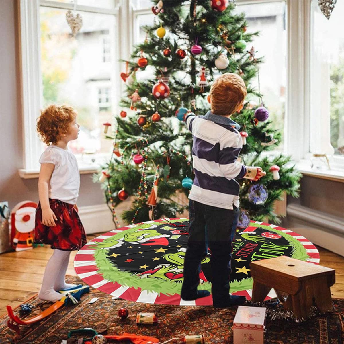 VGNRAR Christmas Tree Skirt 48 Inches Soft Plush Xmas Tree Mat Winter Christmas Tree Decorations Red Green Cartoon Cute Tree Collar Farmhouse Tree Skirts for Home Decor Holiday Party Supplies