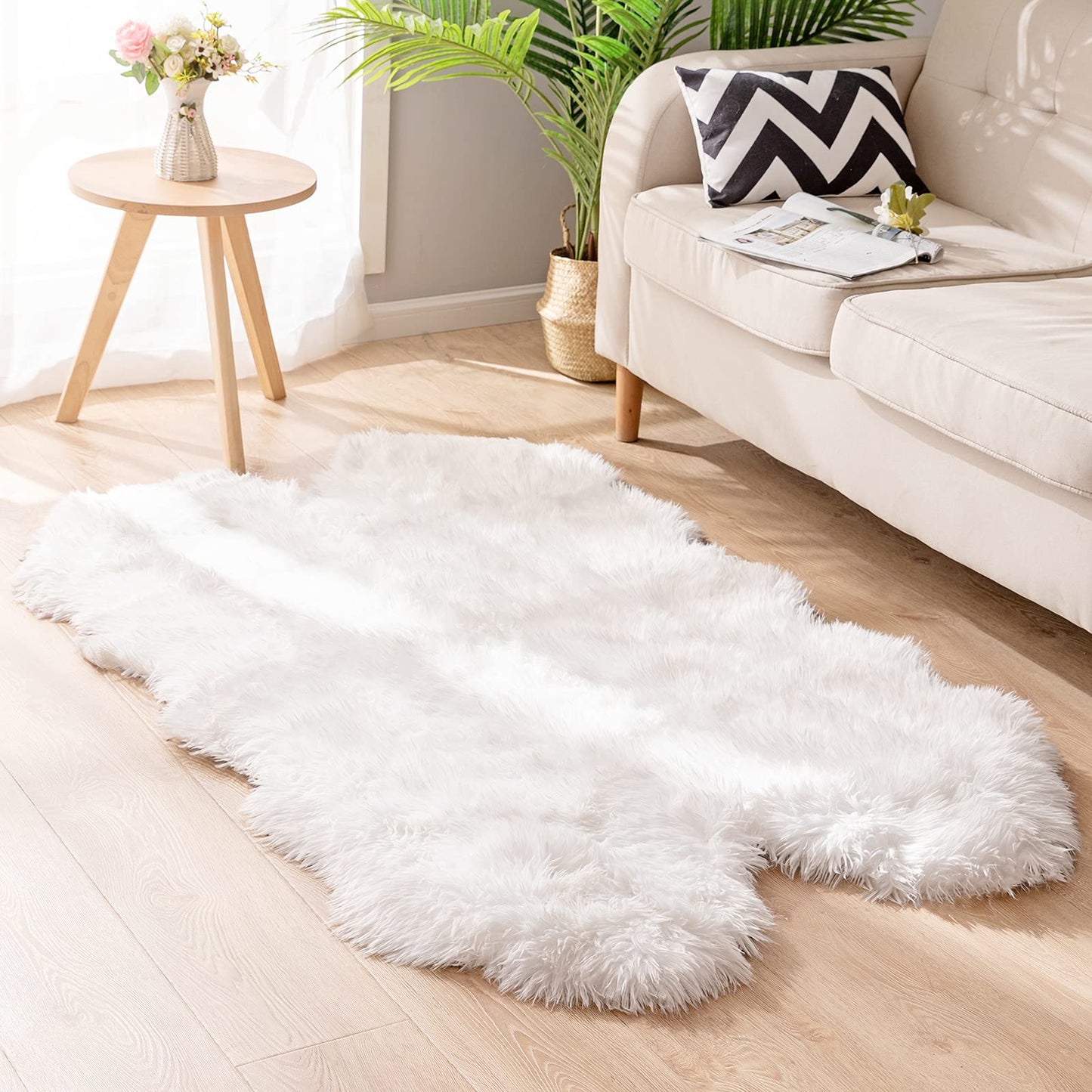 Carvapet Soft Fluffy Faux Sheepskin Fur Area Rug for Bedroom Floor Sofa Living Room 3 x 5 Feet,White