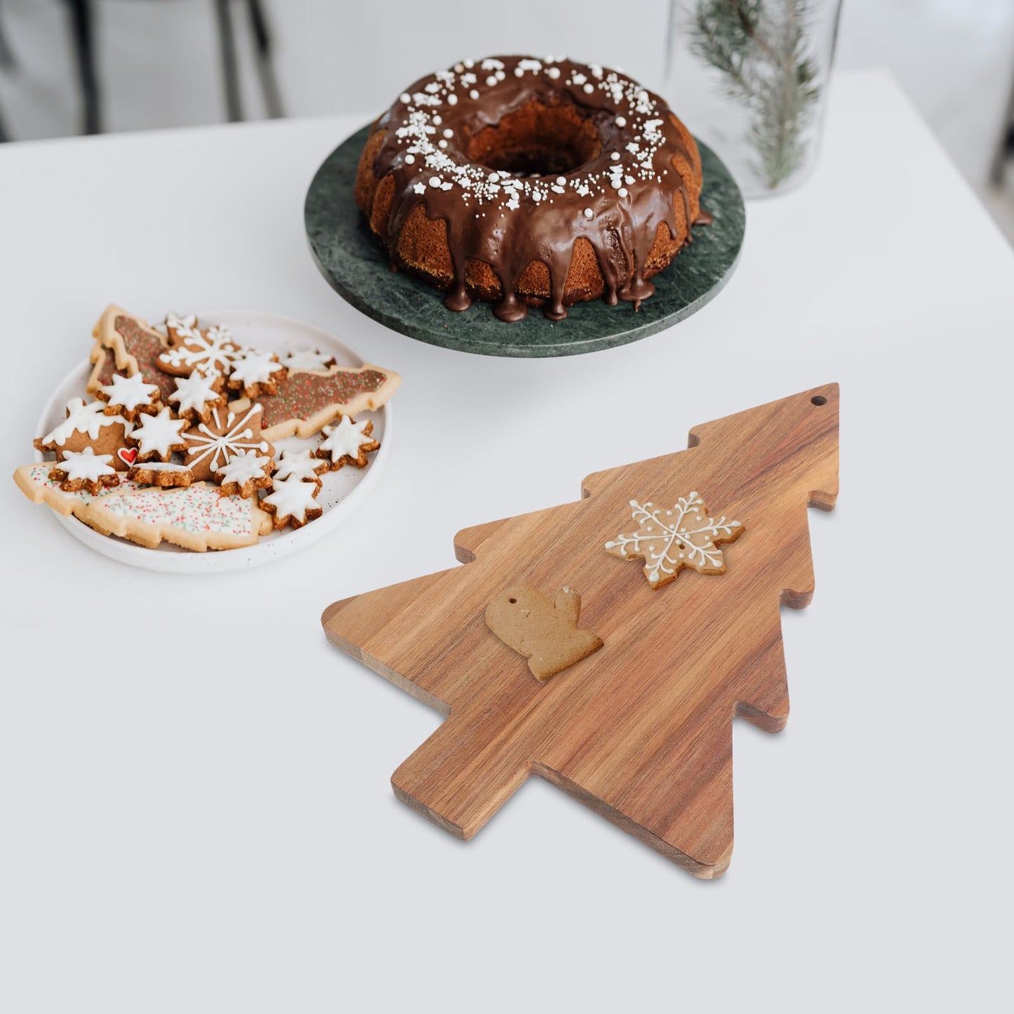 iplusmile 15" Christmas Tree Charcuterie Board, Acacia Wood Cutting Board & Serving Tray Set for Cheese, Meat, Fruit, Holiday Kitchen Decor & Party Appetizer Platter