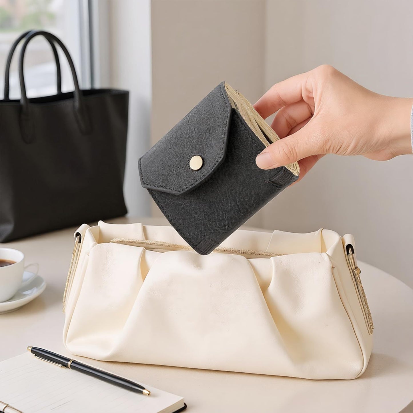 Manmadevice Cash Wrap Wallet with Clasp,Fast Cash Access Money Holder, Leather Money Wallet Organizer, With Brass Magnetic Clasp