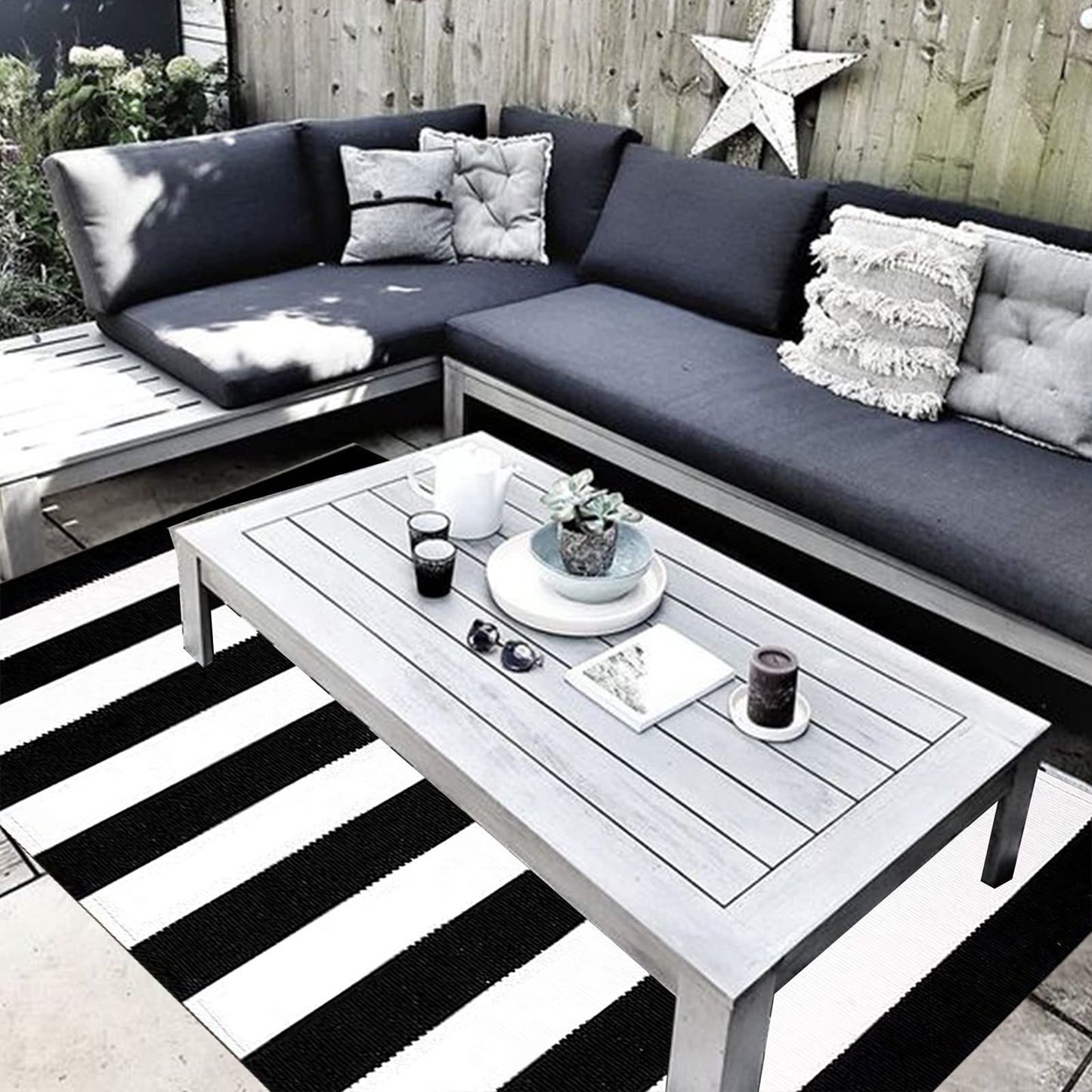 Black and White Outdoor Rug 35.4 x 59 Inches Striped Front Door Mat Front Porch Rug Hand-Woven Machine Washable Indoor/Outdoor Layered Door Mats for Entryway/Porch/Patio