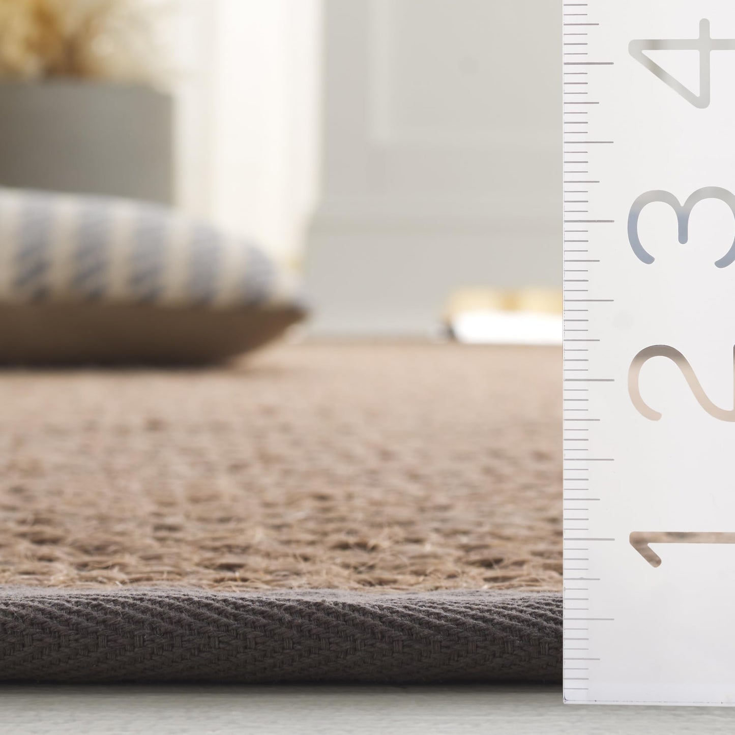 SAFAVIEH Natural Fiber Collection Runner Rug - 2'6" x 6', Natural & Grey, Rustic Farmhouse Border Sisal Design, Easy Care, Ideal for High Traffic Areas in Living Room, Bedroom (NF153A)