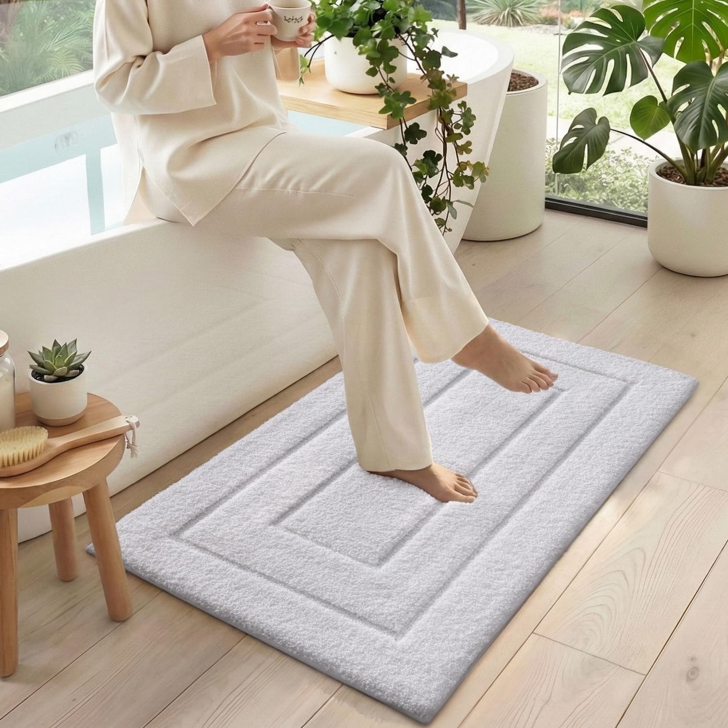 DEXI Bathroom Rug 36x24, Non Slip Washable Bath Mat for Shower Floor, Absorbent Soft Bathmat with Rubber Backing, Quick Dry Microfiber Carpet, White