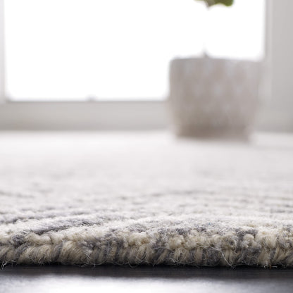 SAFAVIEH Metro Collection Accent Rug - 3' x 5', Silver, Handmade Chevron Wool, Ideal for High Traffic Areas in Entryway, Living Room, Bedroom (MET181G)