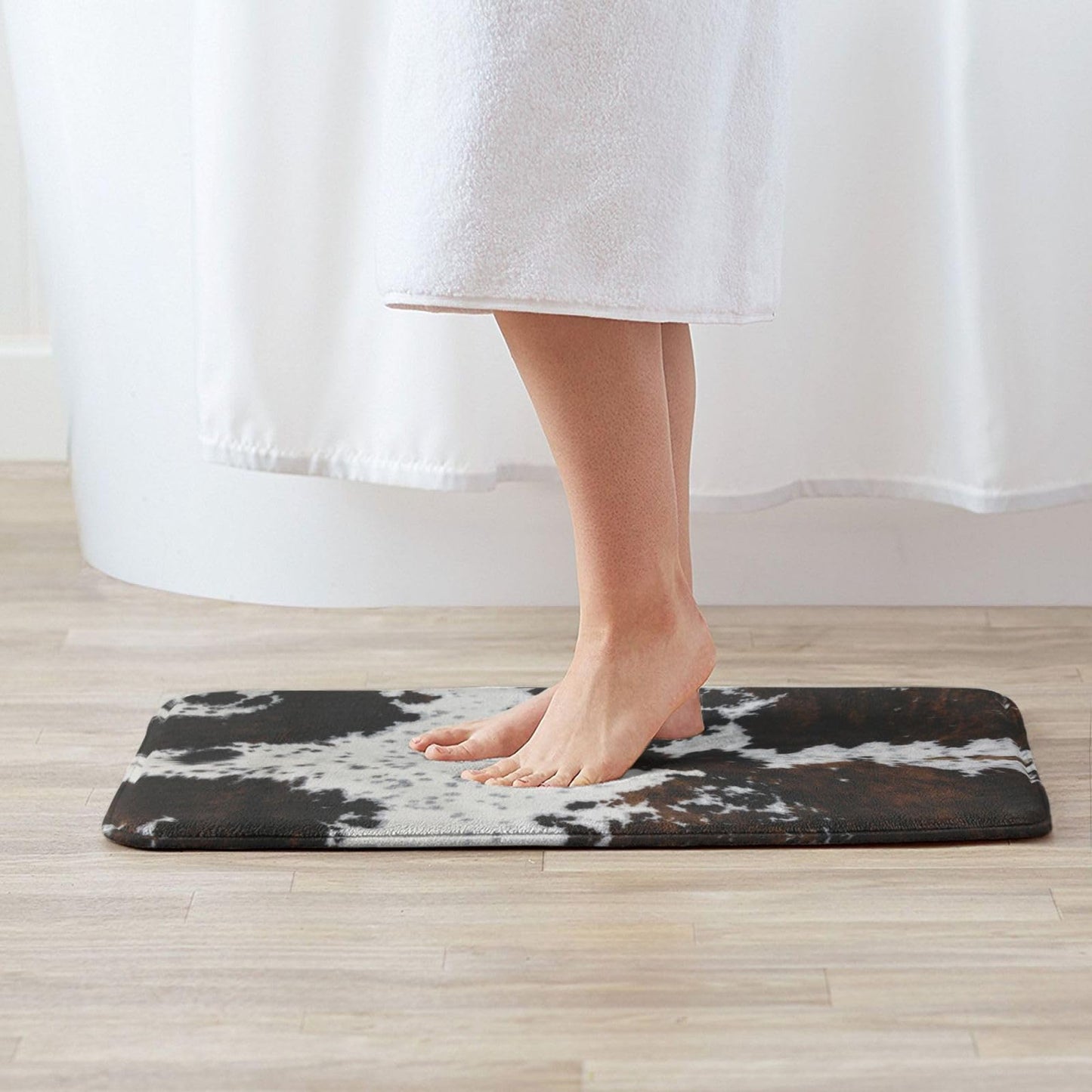 Western Cowhide Cow Print Bath Mats 15.7x23.6 Inch for Bathroom, Soft Absorbent Cow Bath Rug Non-Slip Floor Rug Carpets for Kitchen Bathroom Laundry Bedroom Living Room Decoration