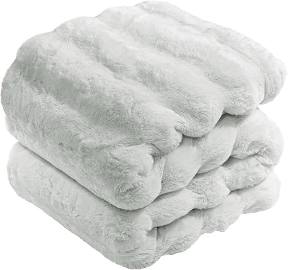 Touchat Luxury Faux Rabbit Fur Throw Blanket Twin Size for Couch,Super Heavy Warm Cozy Blanket for Sofa Bedroom Living Room,Ultra Soft Fluffy Reversible Plush Blanket for Home Decor Gifts,Grey
