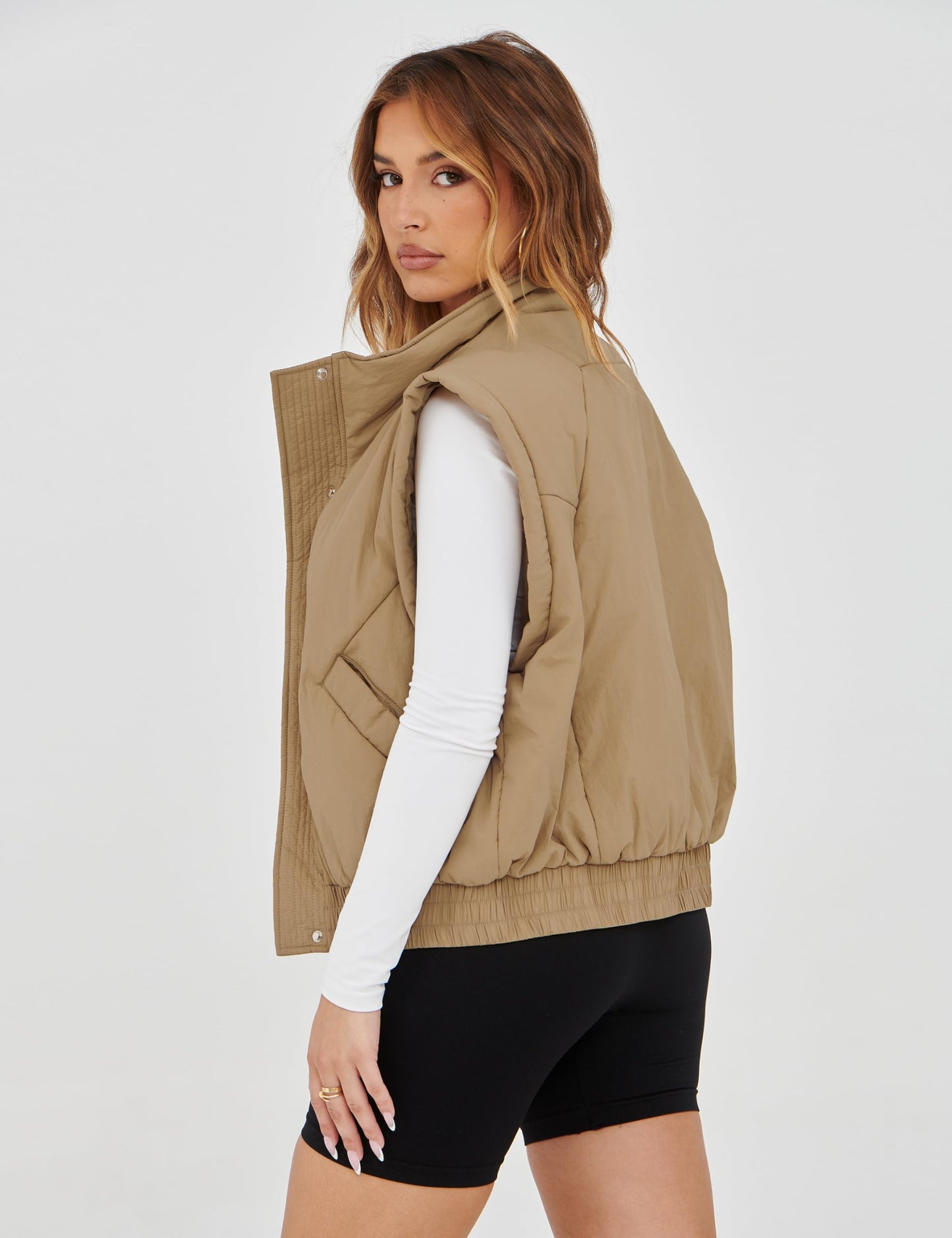 Lviefent Womens Puffer Vest Cropped Lightweight Button Down Quilted Vest Sleeveless Padded Gilet Coat with Pockets (Khaki-S)
