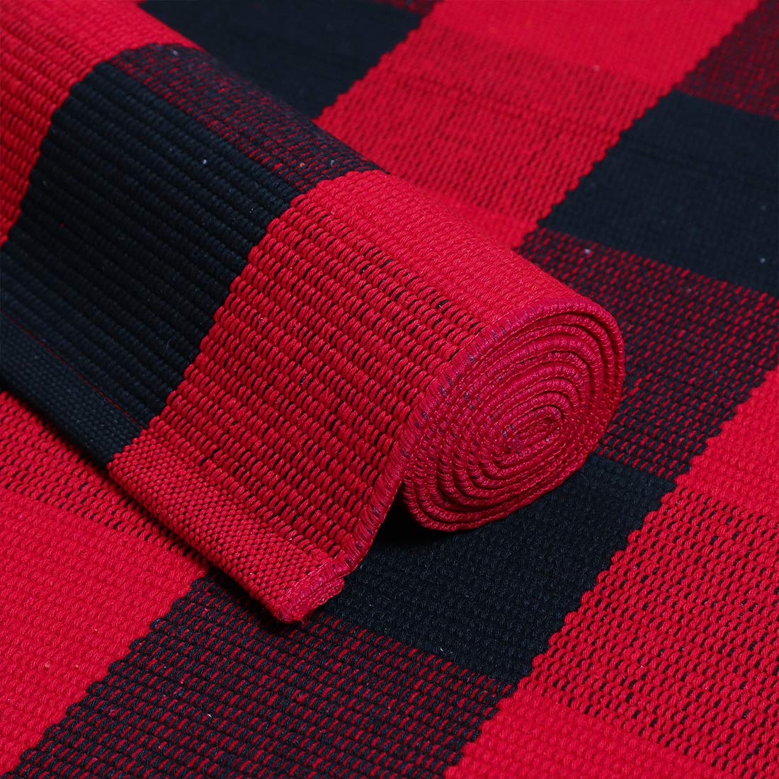 uxcell Buffalo Check Rug,Plaid Outdoor Rug,Layered Door Mat,Cotton Gingham Rugs,Floor Mat for Front Porch/Runner/Bedroom/Kitchen/Farmhouse 51"x24" Red & Black