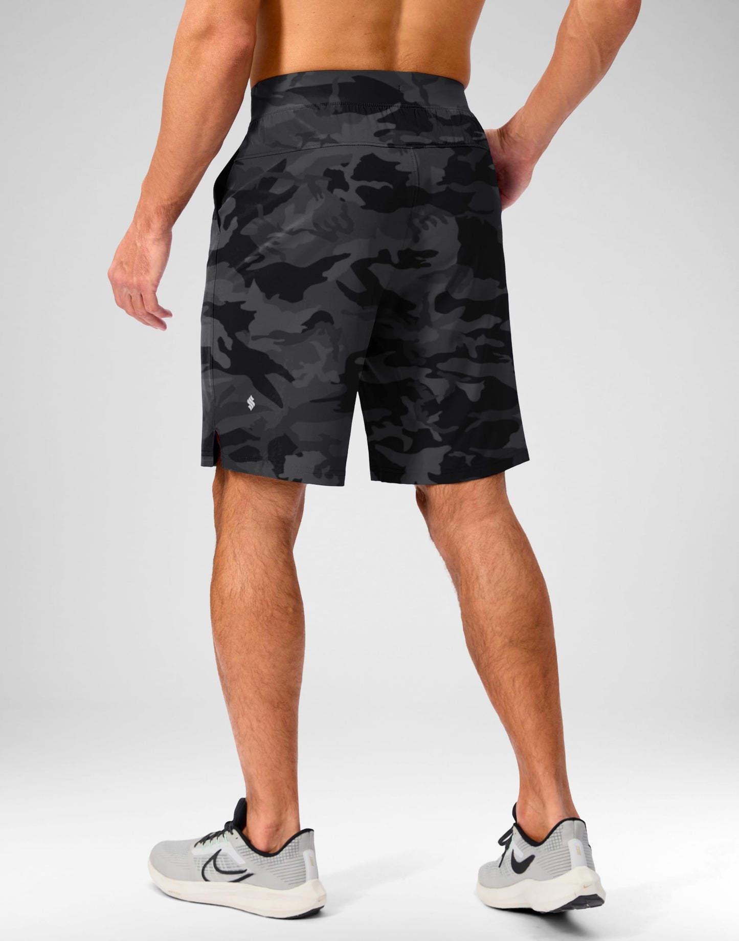 Soothfeel Men's Running Shorts with Zipper Pockets 9 Inch Lightweight Quick Dry Gym Sports Athletic Workout Basketball Shorts for Men (Grey Camo, XXL)