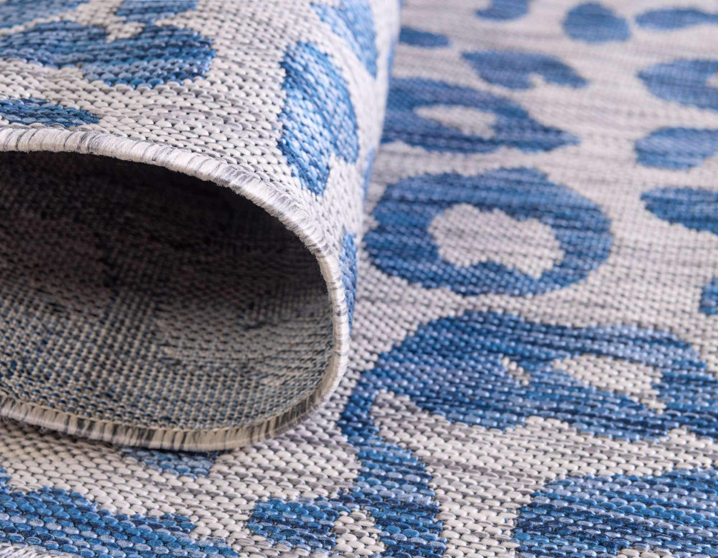 Unique Loom Outdoor Safari Collection Area Rug - Leopard (5' 1" x 8' Rectangle, Blue/ Gray)
