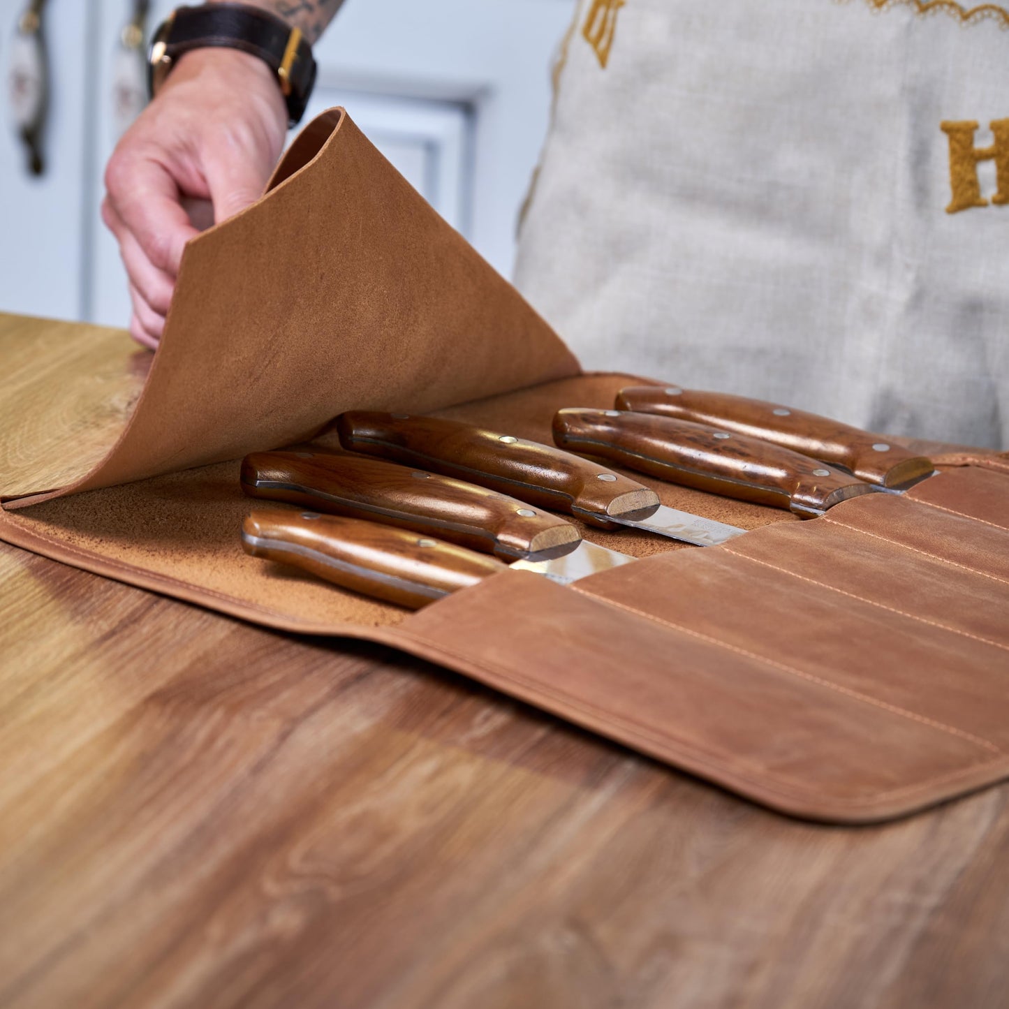 OMBUO Professional's Leather Knife Roll Bag, Leather Knife Roll For Chef, Caramel Brown