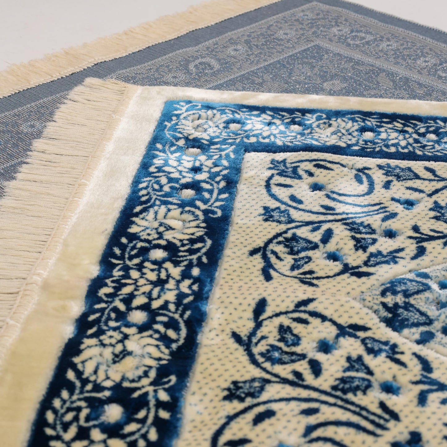 FIRASET Muslim Prayer Rug, Soft Plush Islamic Prayer Mat, Sajada, Praying Carpet, Islamic Gift for Men & Women, Islamic Mat