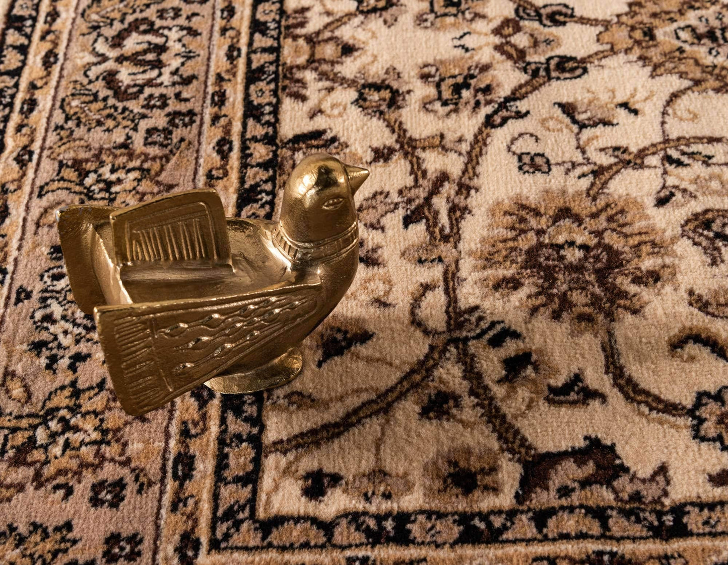 Unique Loom Sialk Hill Collection Area Rug - Washington (5' 3" x 8' Rectangle Ivory/Black)