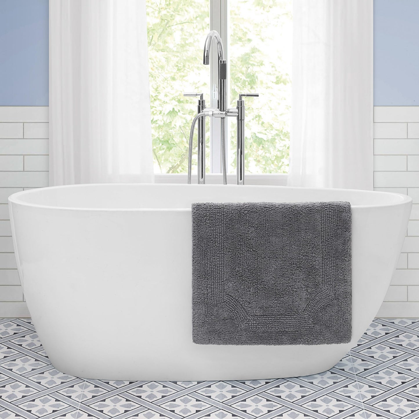 Laura Ashley - Reversible Cotton Bath Mat, Premium Bathroom Décor, Machine Washable Bathroom Rug, Highly Absorbent, 21"x34", Charcoal